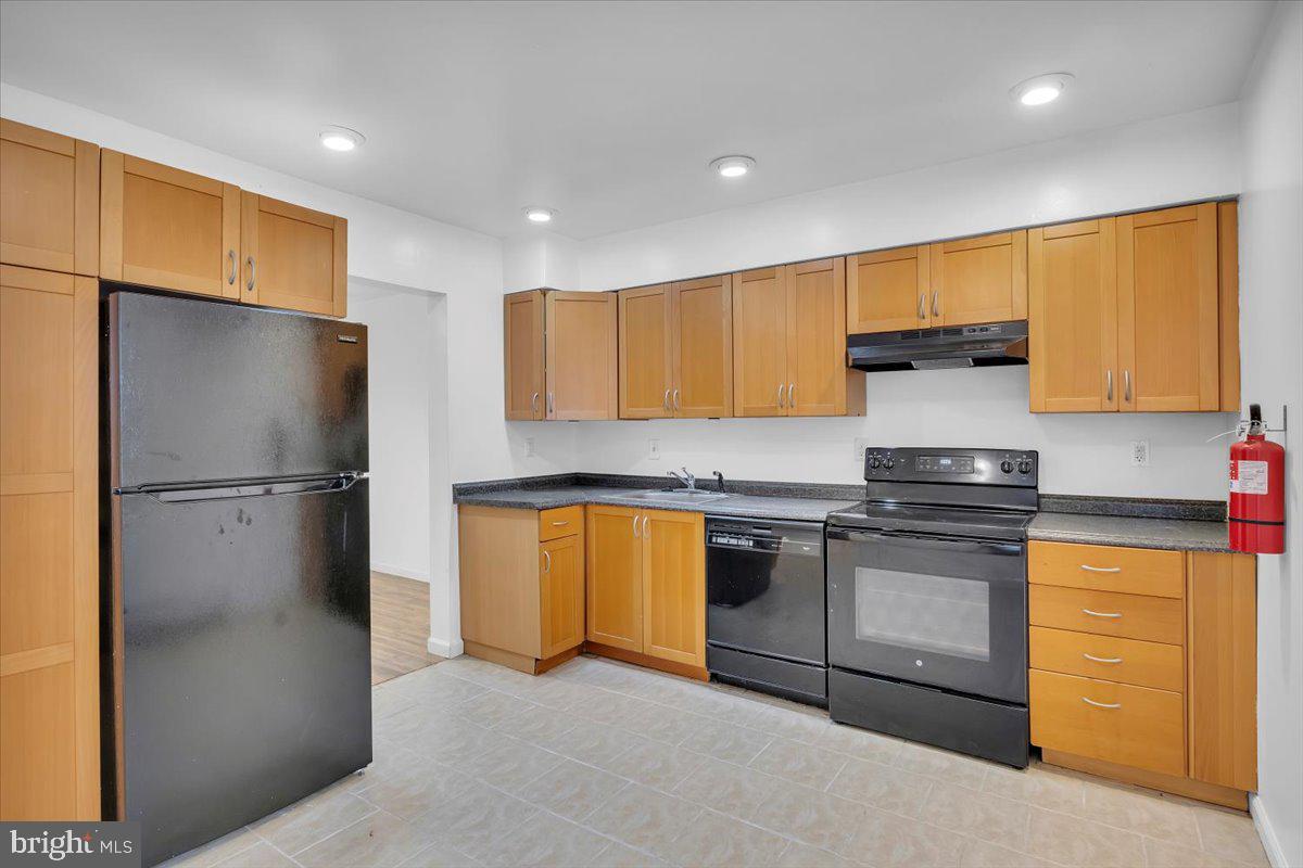 1105 BROMLEY ESTATE