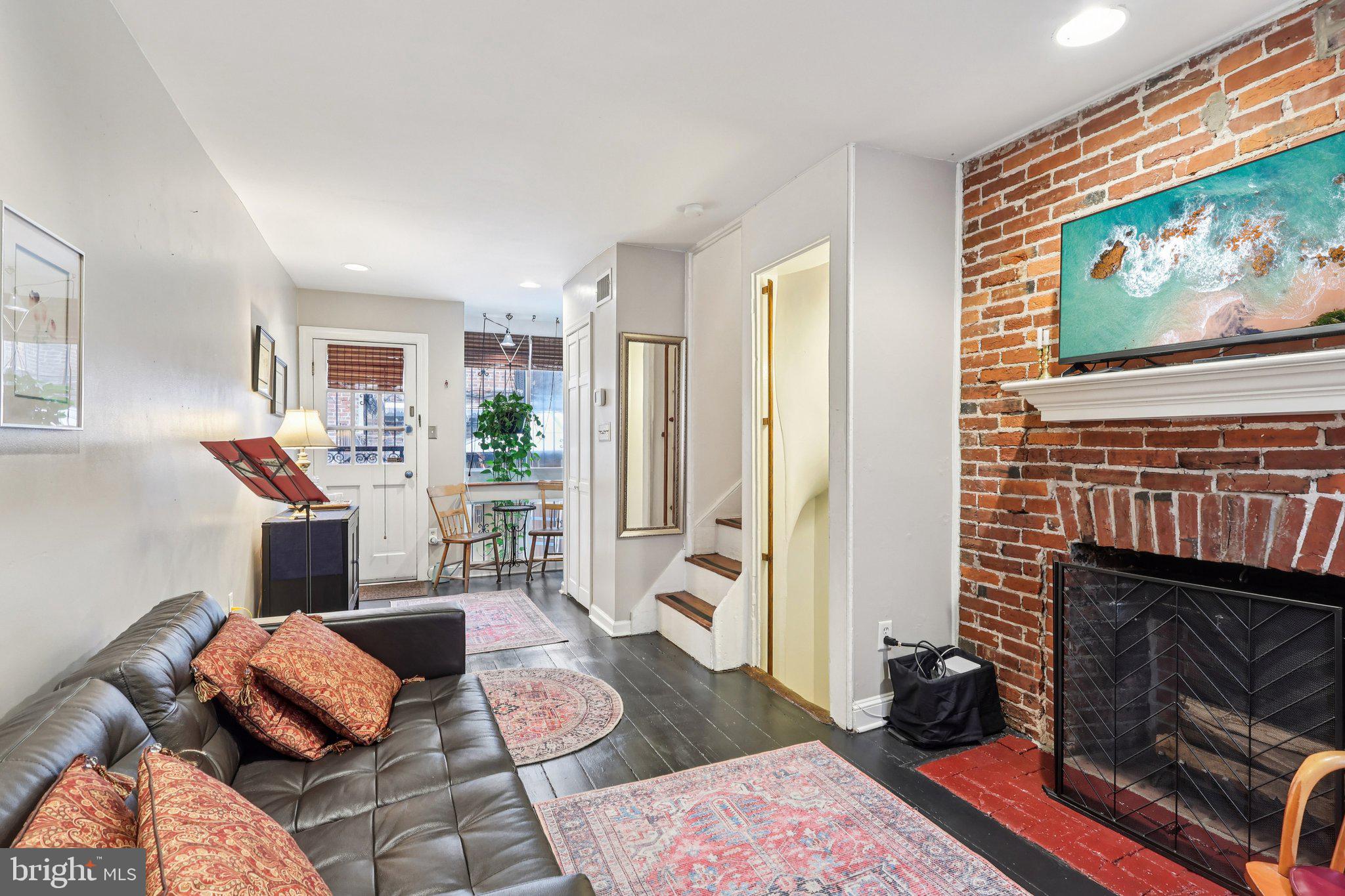 523 S LEITHGOW STREET