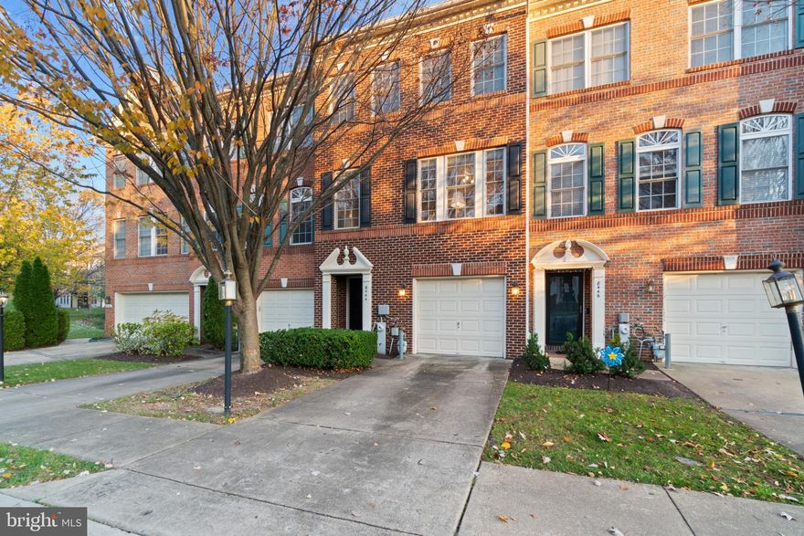 Fall in love with this beautiful home!  The natural light floods this house! The large kitchen is a chef's dream with newer appliances, granite countertops, and beautiful cabinetry. As you continue through the home, you will find a spacious dining room as well as a large family room. As you head upstairs, you will note the three bedrooms and two full baths. The primary bedroom includes a large en-suite with soaking tub, stall shower and large closet!   The first level includes a one car garage, half bath, laundry room, rec room and walk out that overlooks walking paths, a community gazebo, and pond on this premium lot! This home has a deck on each level! Home is close to all commuter routes, shopping and restaurants. Schedule your private tour today!