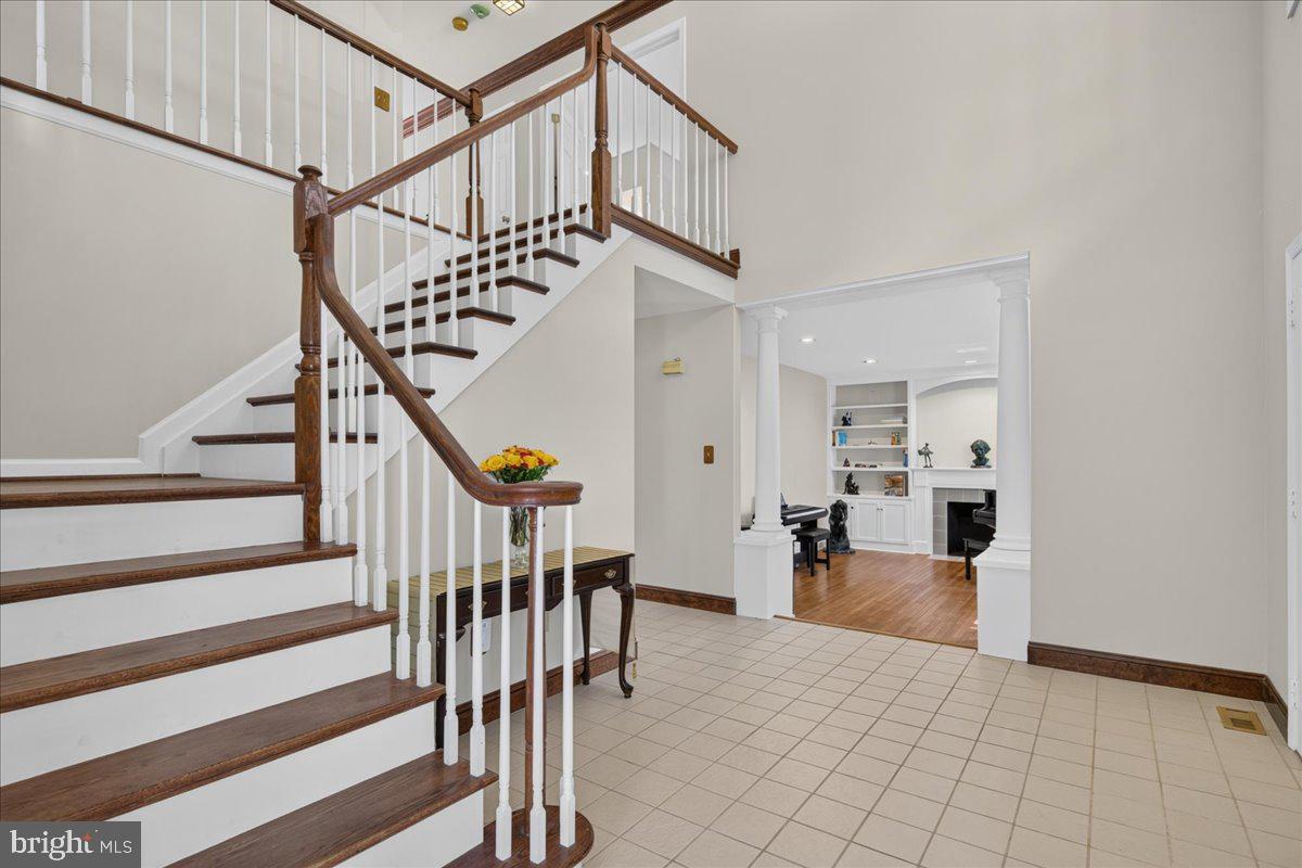 3 REDWOOD COURT