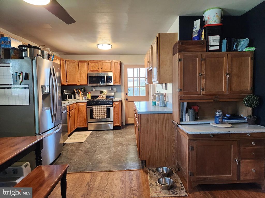 Photo of 440 Redwood Drive, Lancaster, PA 17603 (MLS # PALA2048250)