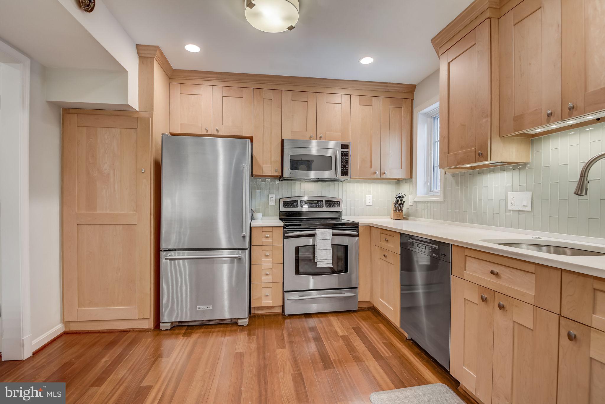 KENWOOD FOREST - Residential