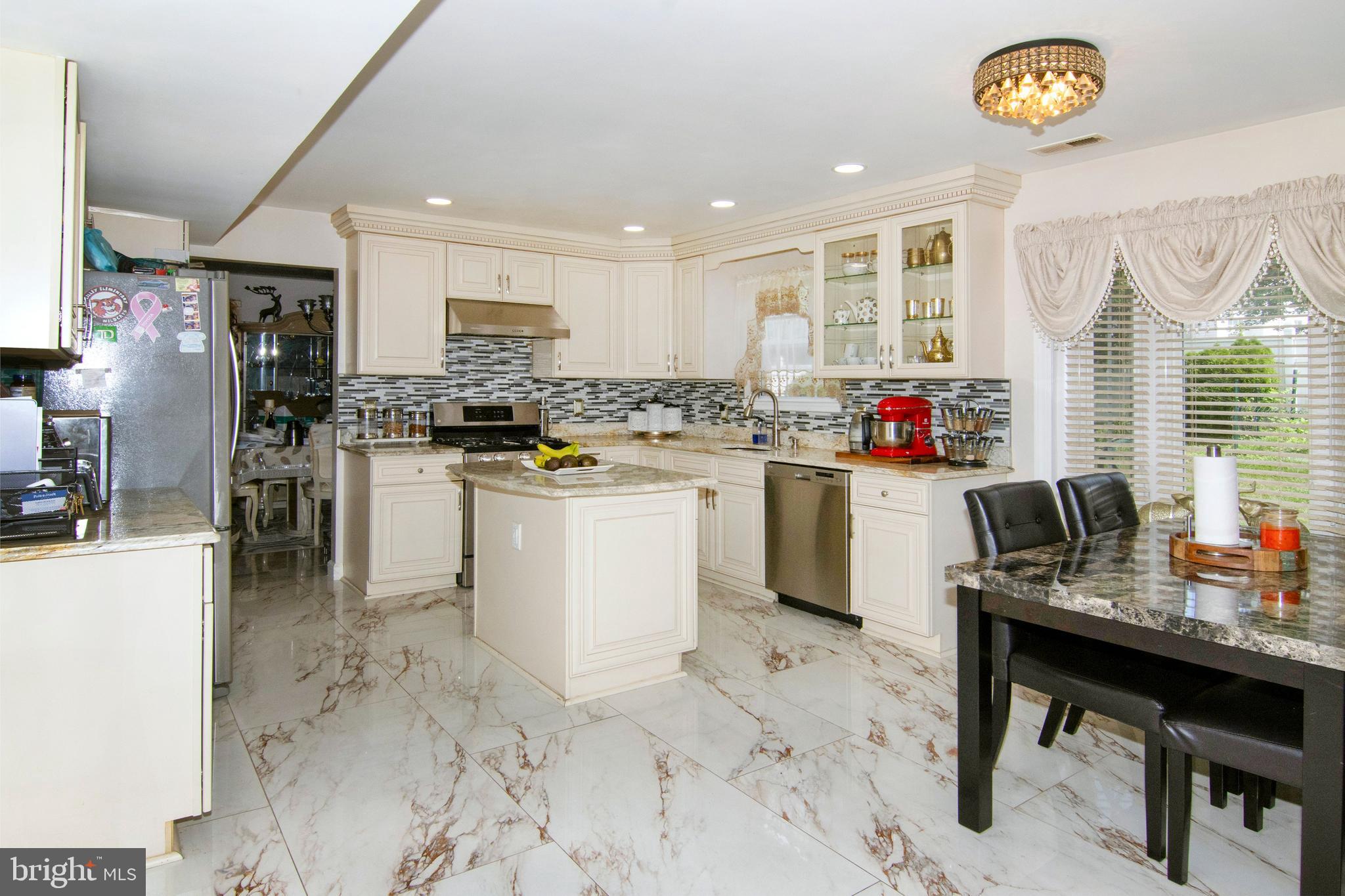 50 E MEADOWBROOK CIRCLE