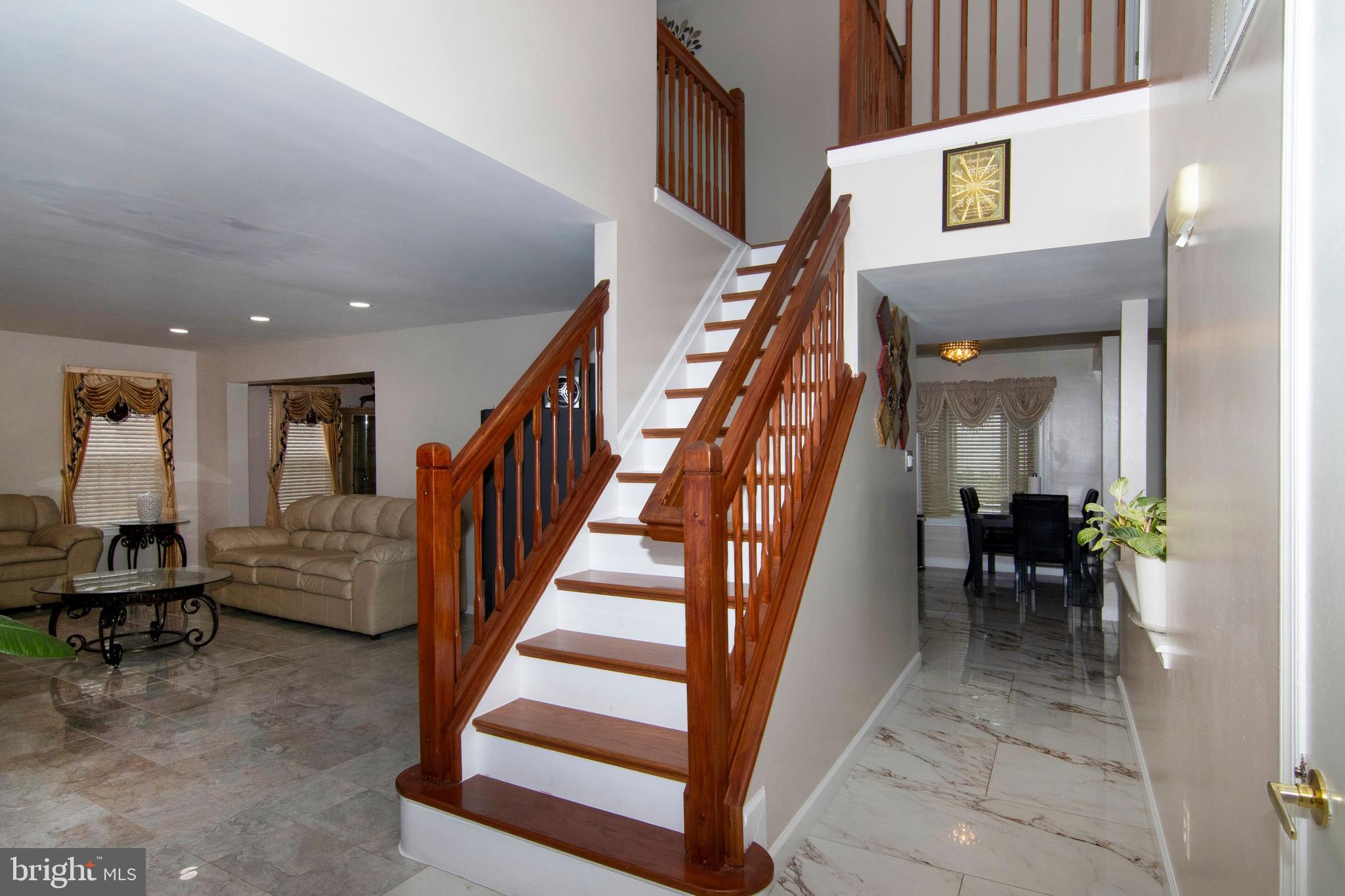 50 E MEADOWBROOK CIRCLE