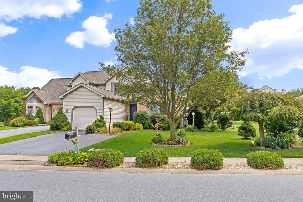 Photo of 2749 COBBLESTONE LN, LANCASTER, PA 17601 (MLS # PALA2038760)