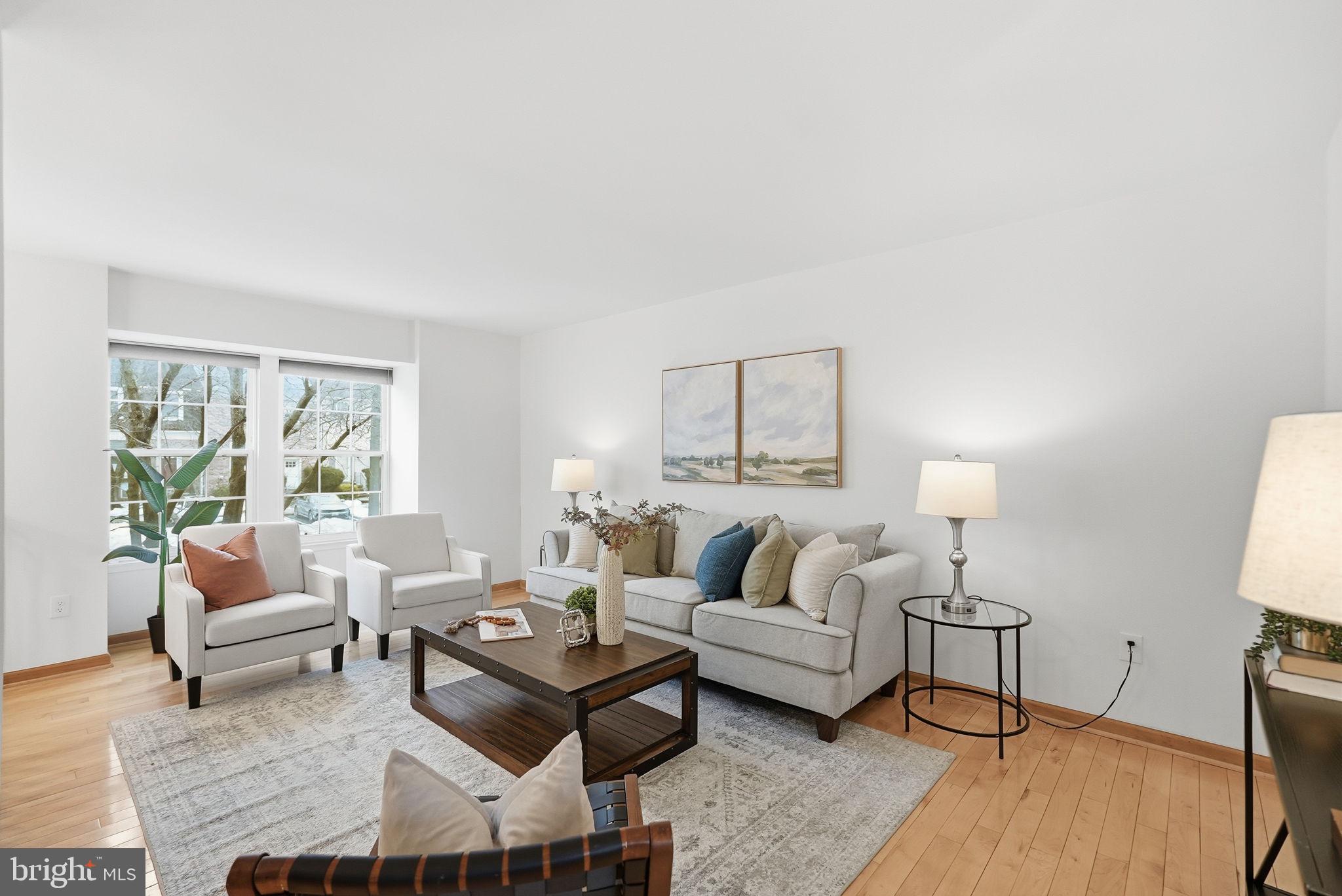 DERWOOD STATION - Residential