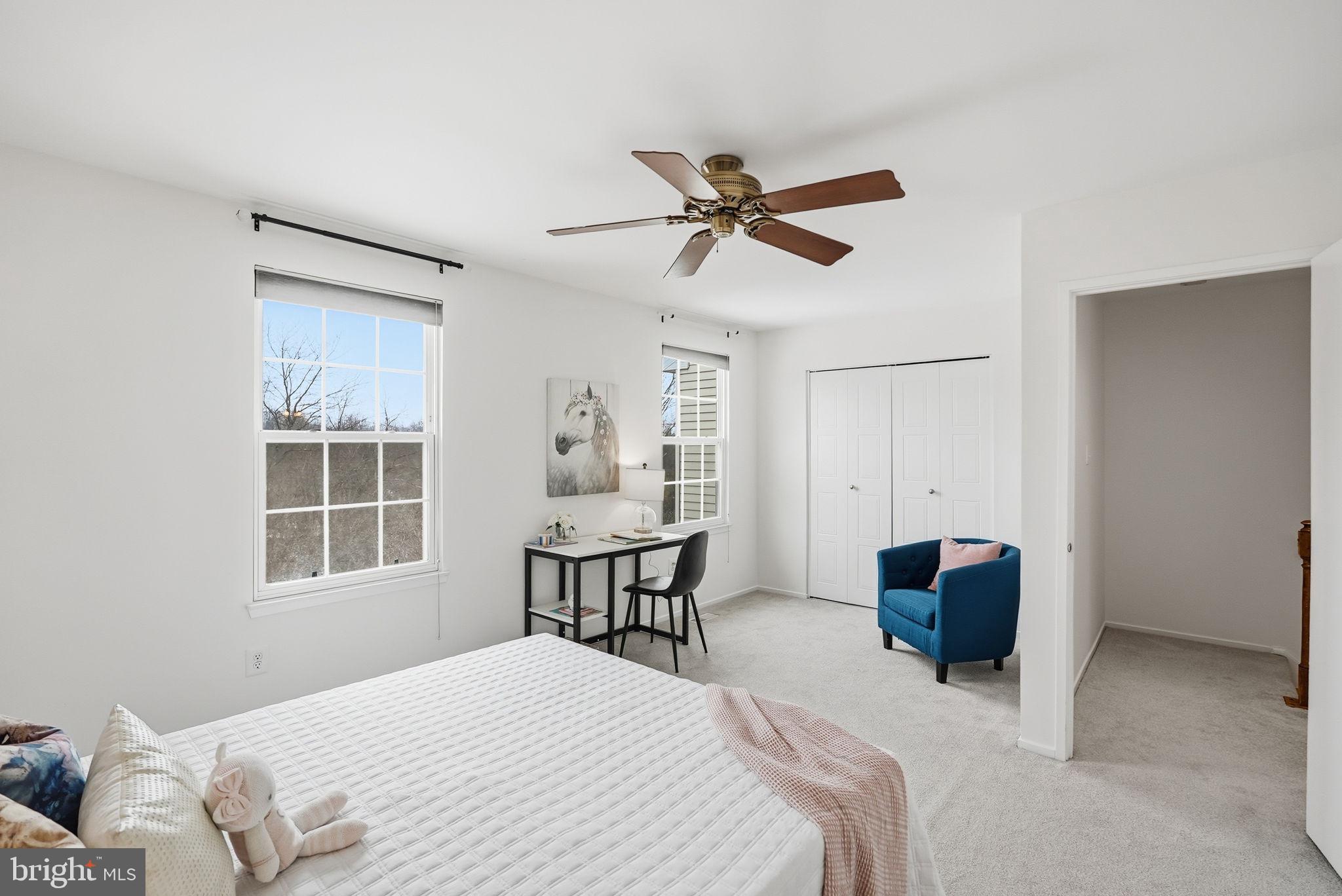 DERWOOD STATION - Residential