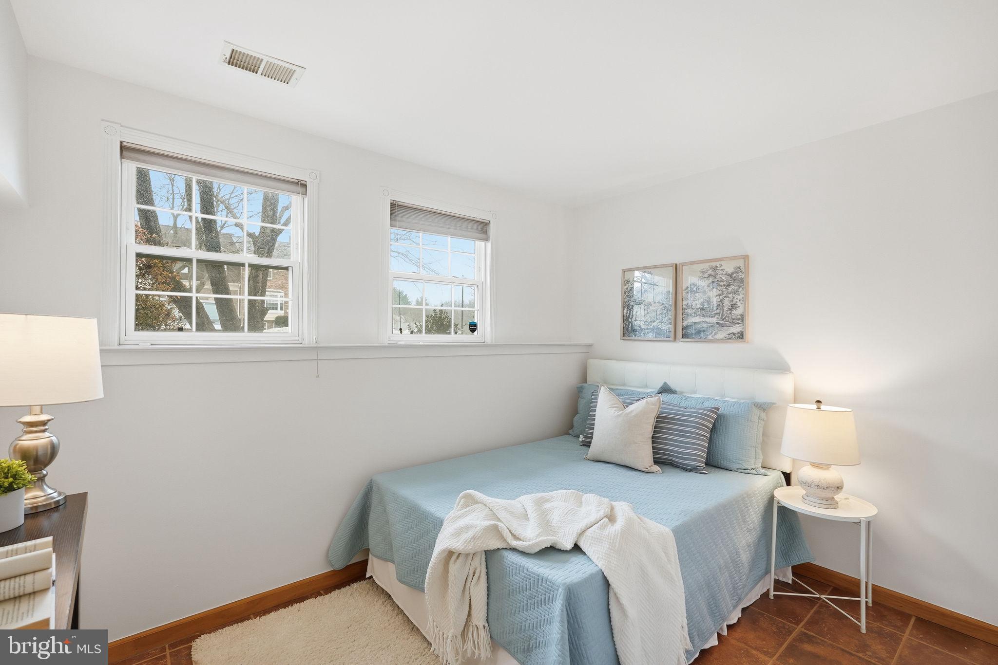 DERWOOD STATION - Residential