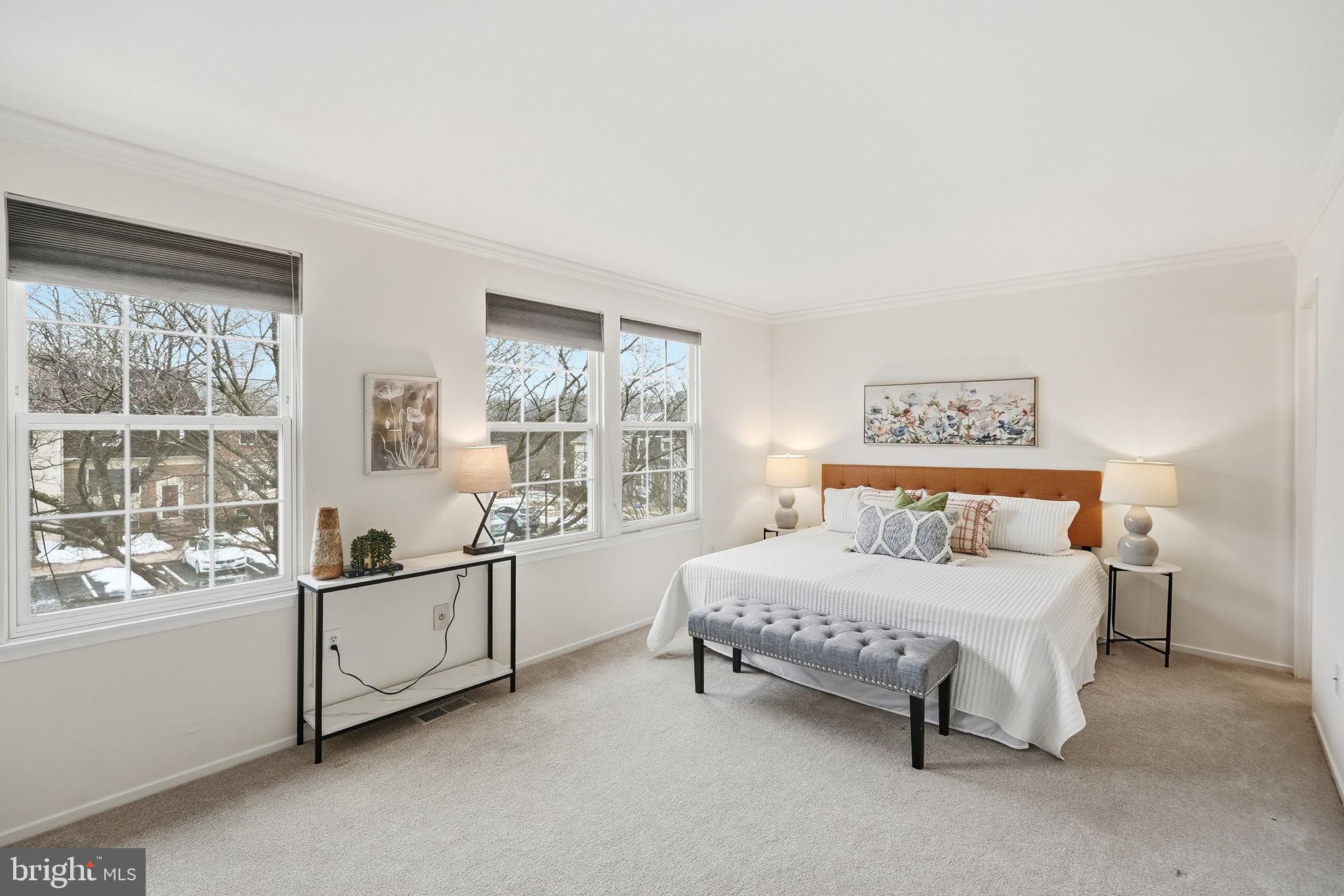 DERWOOD STATION - Residential