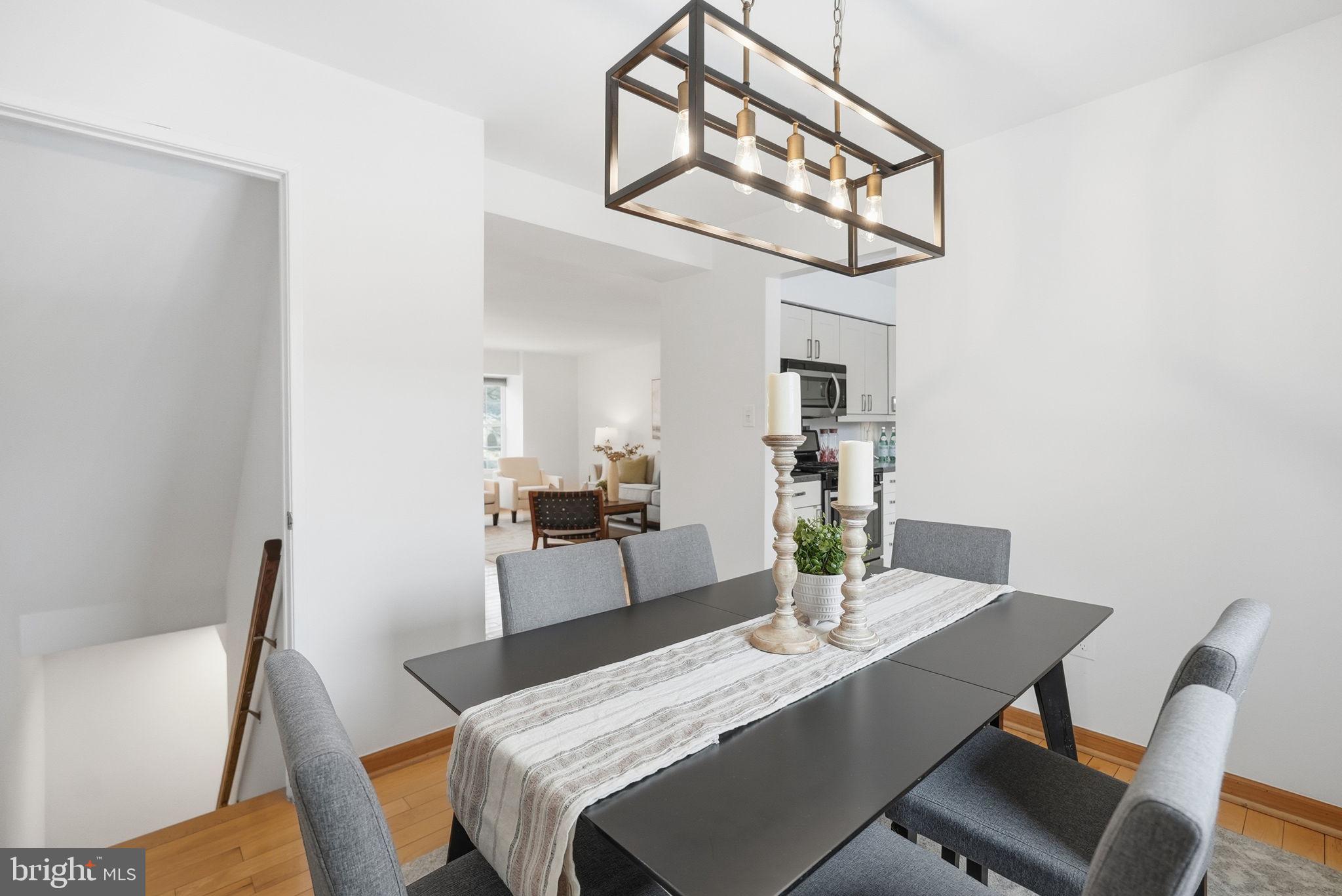 DERWOOD STATION - Residential