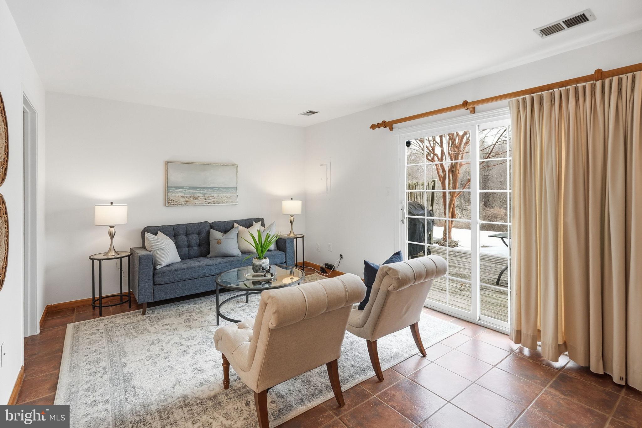 DERWOOD STATION - Residential