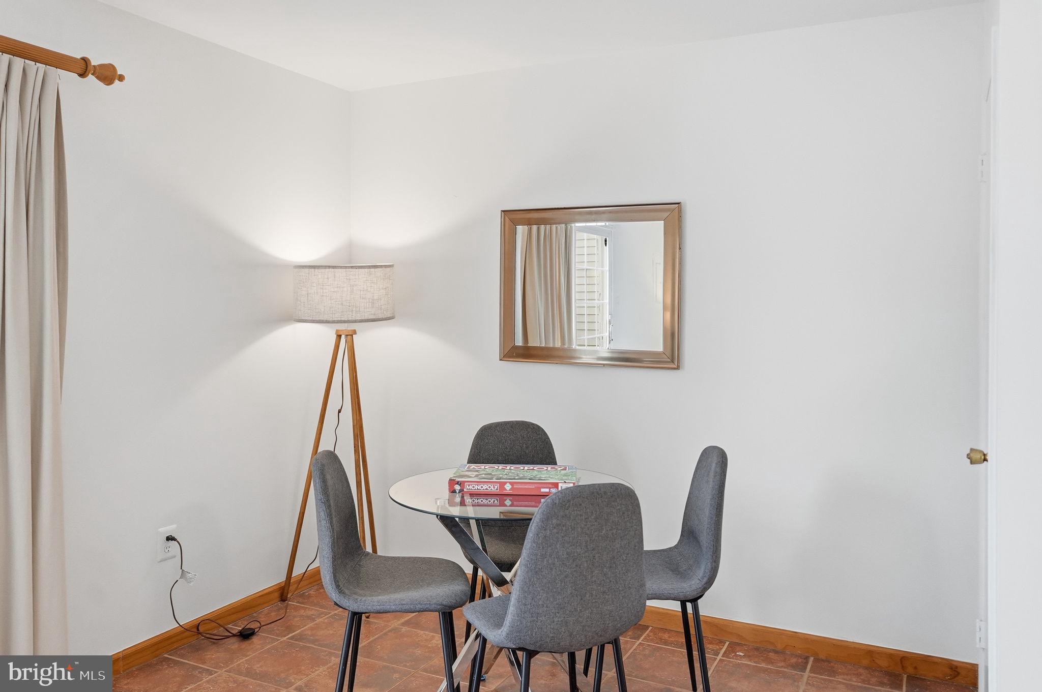 DERWOOD STATION - Residential