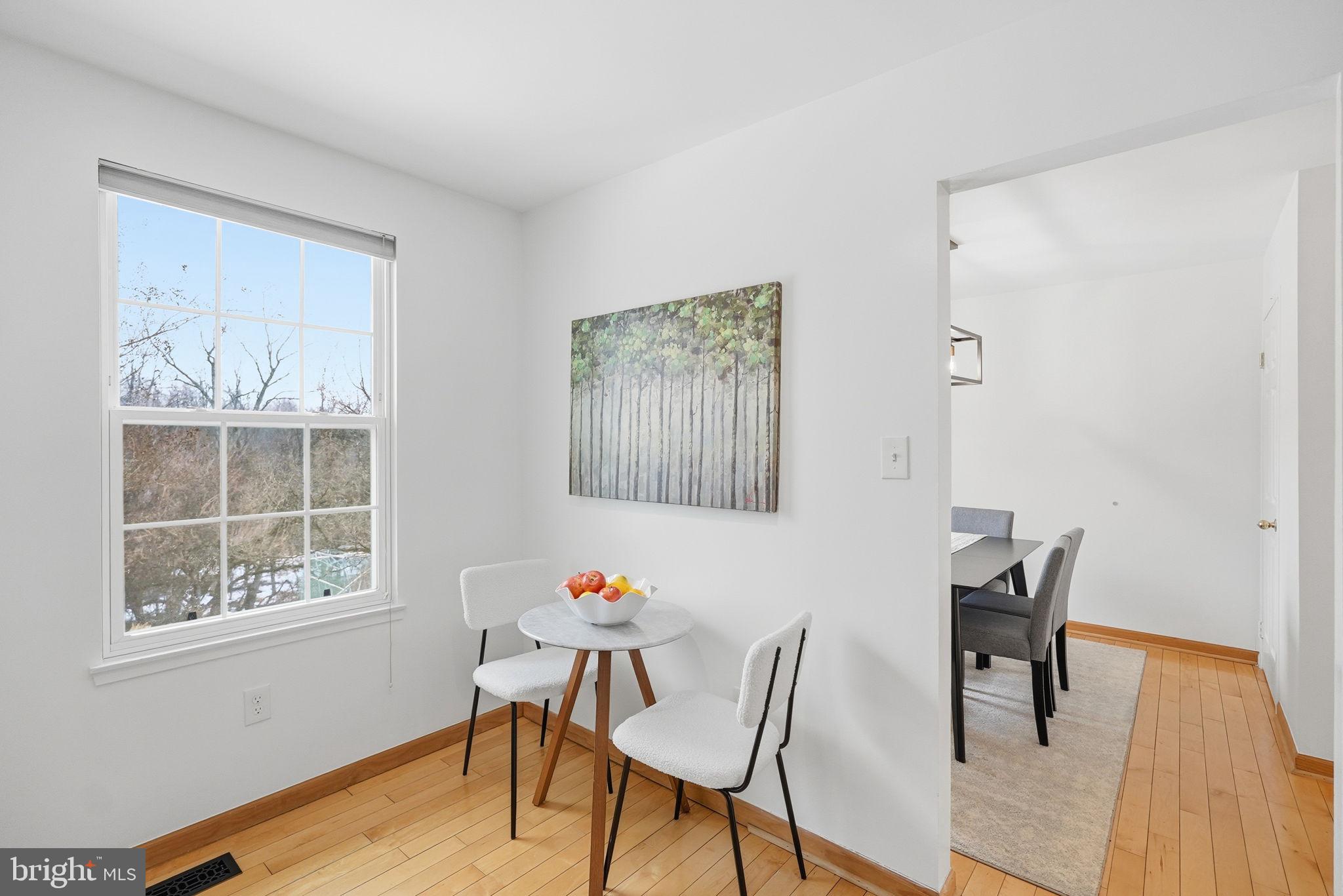 DERWOOD STATION - Residential