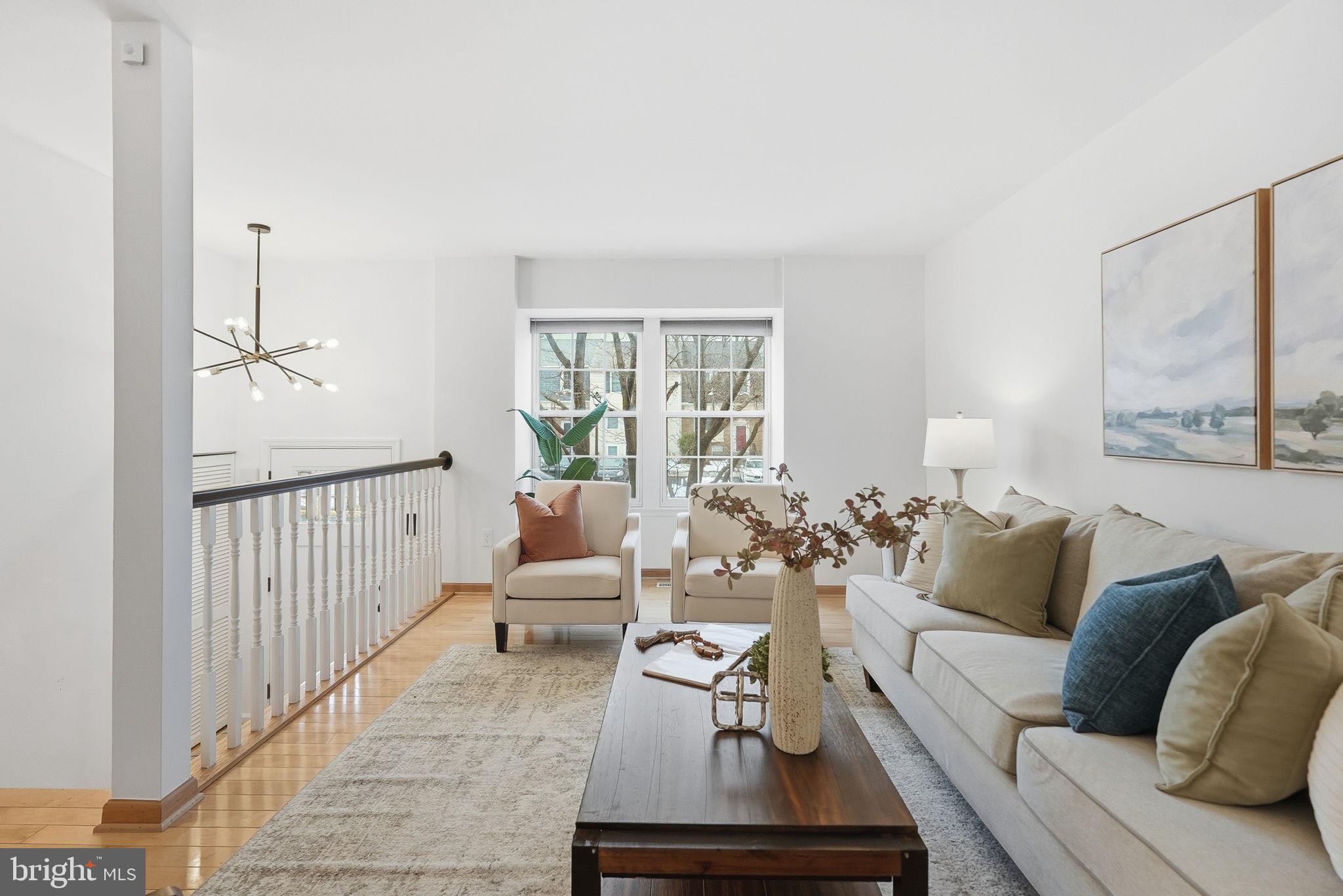 DERWOOD STATION - Residential