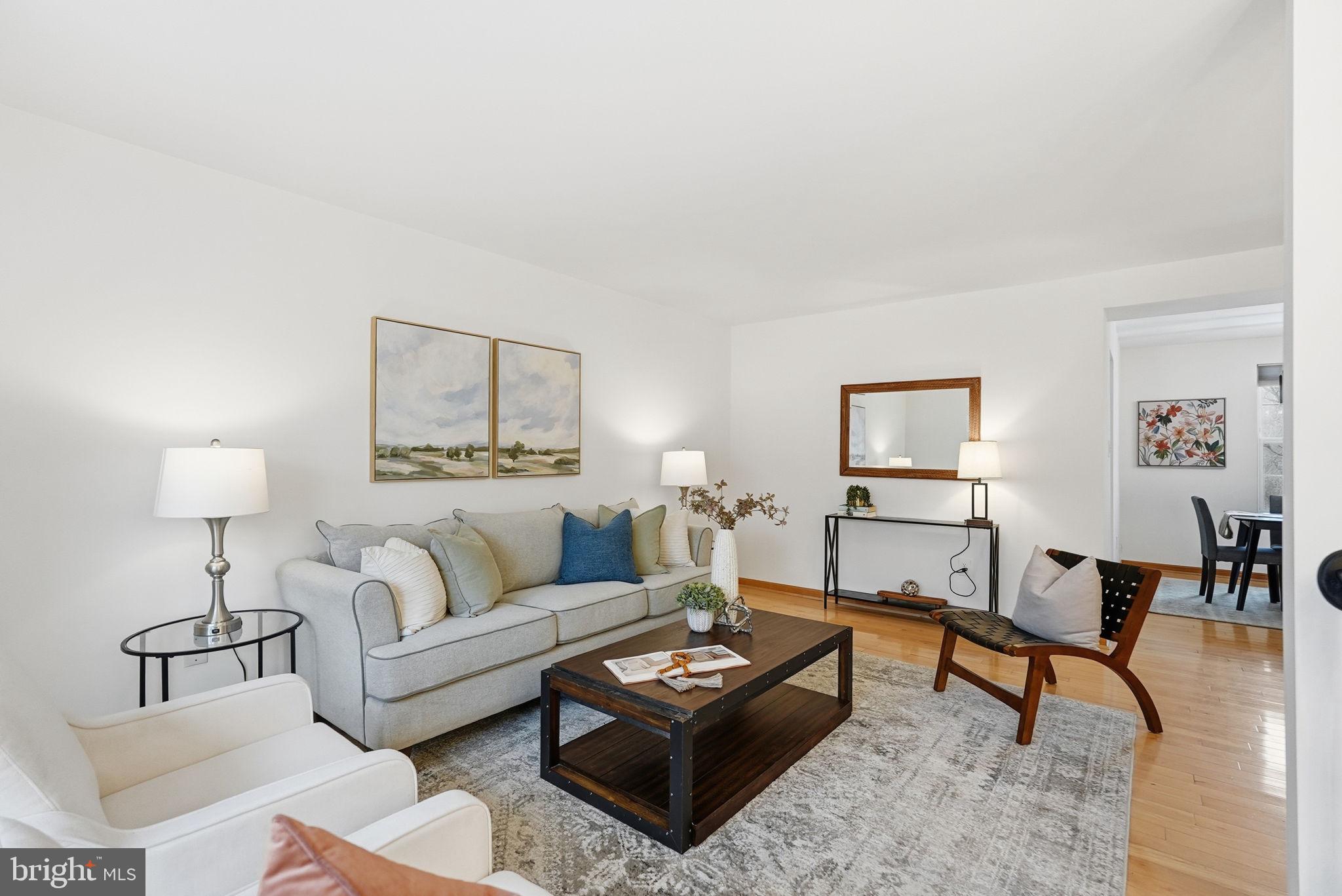 DERWOOD STATION - Residential