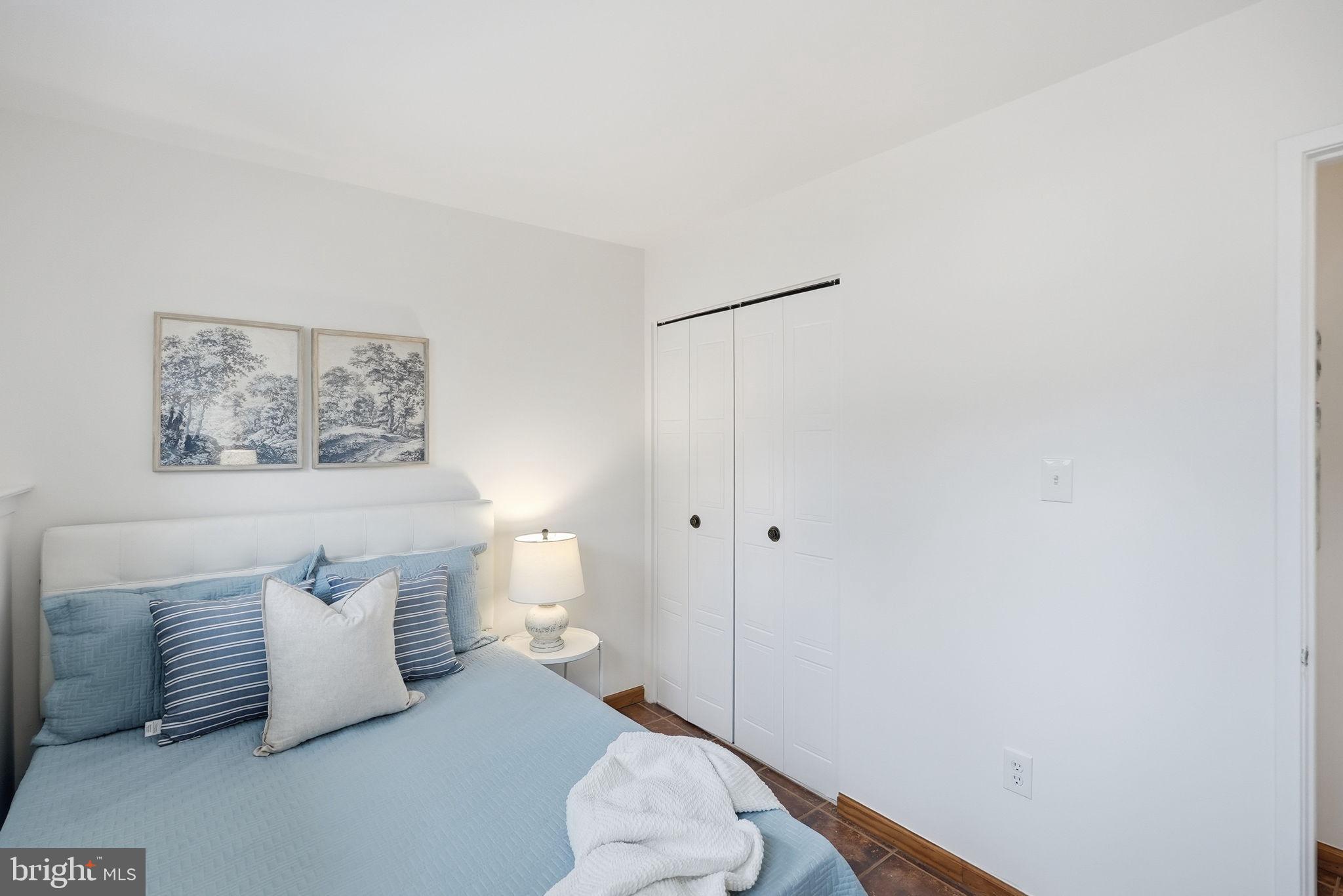 DERWOOD STATION - Residential