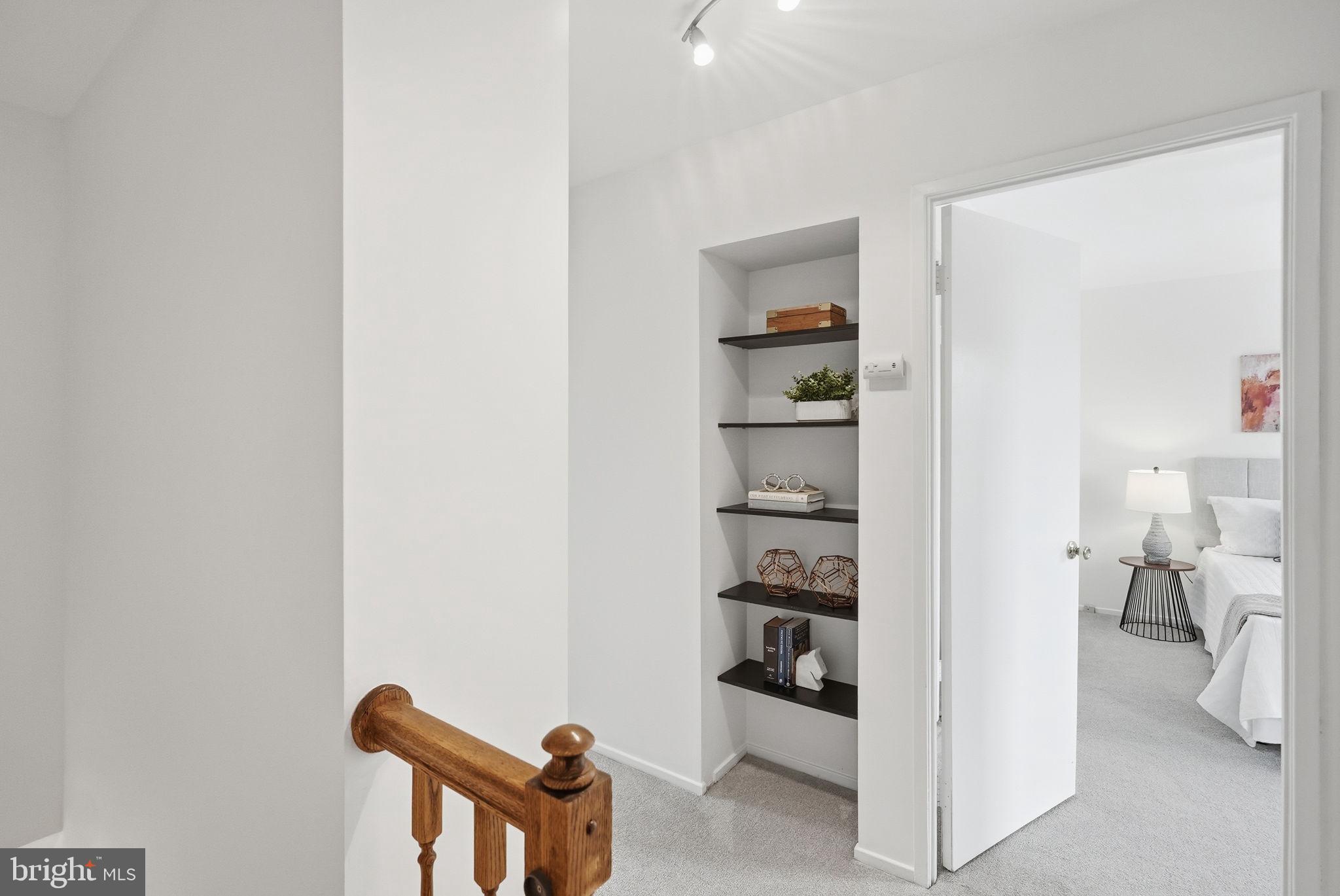 DERWOOD STATION - Residential