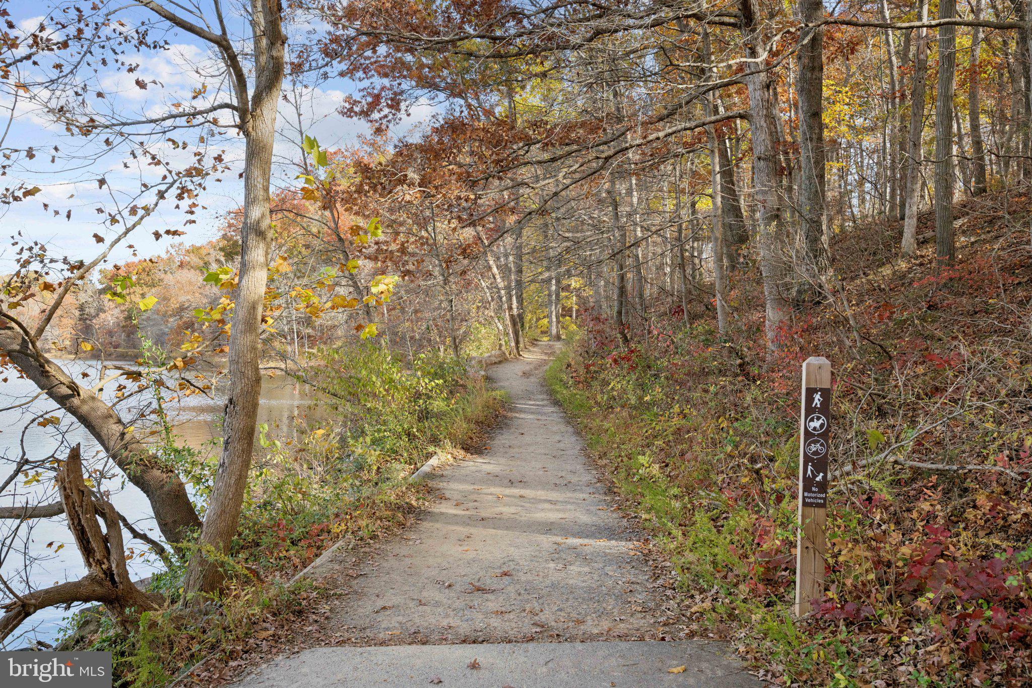 DERWOOD STATION - Residential
