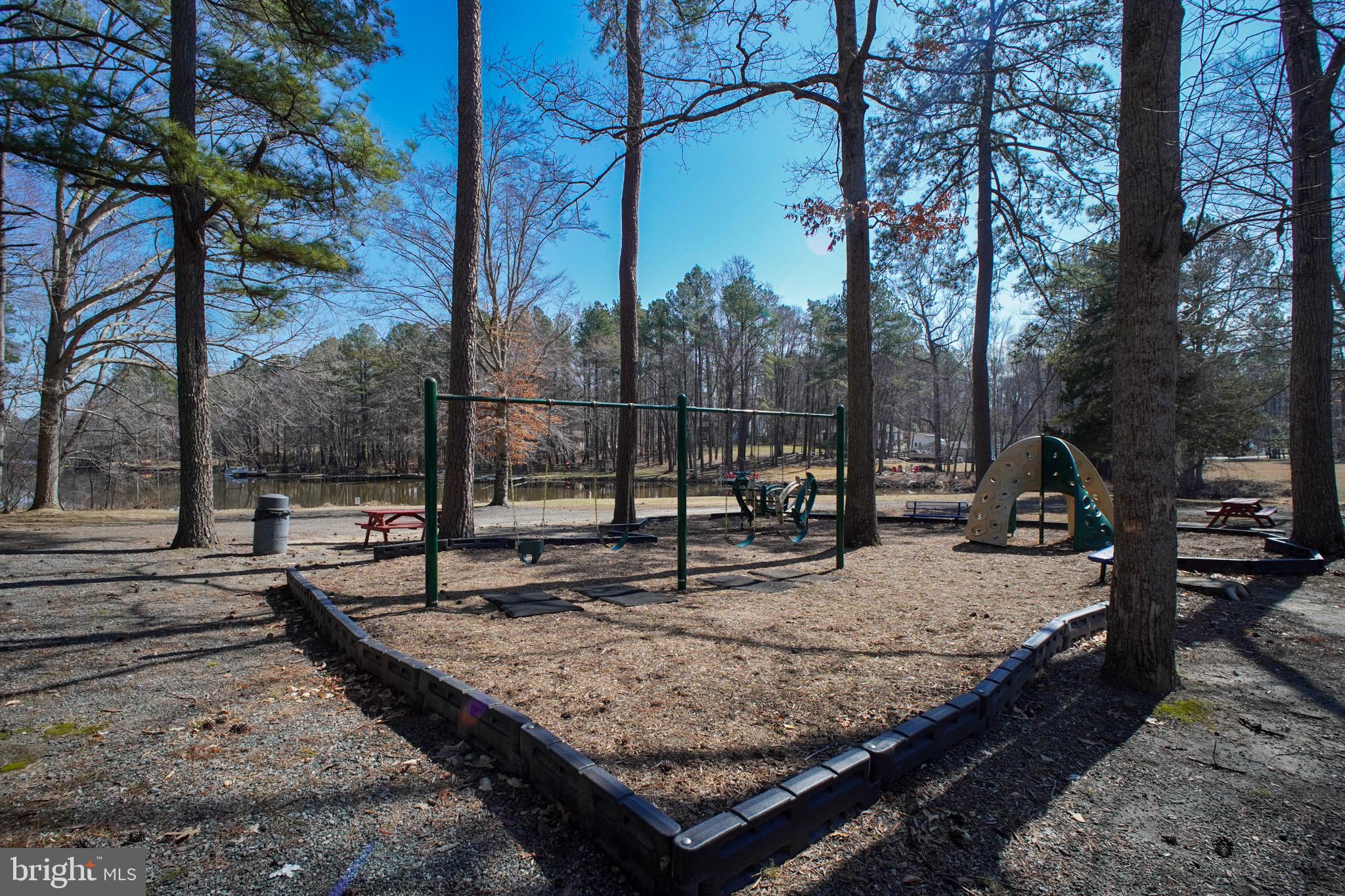 LAKE CAROLINE - Residential