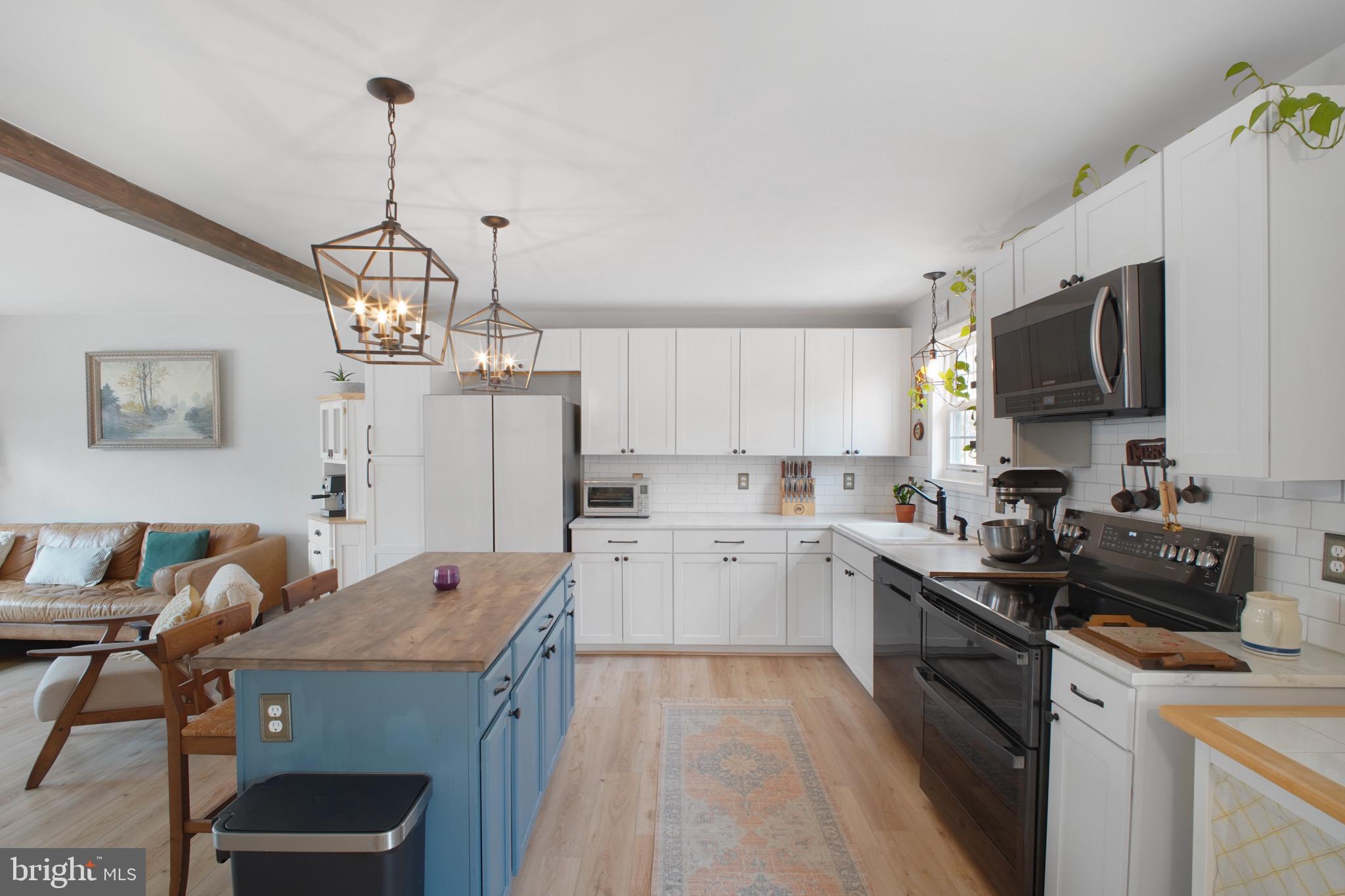 LAKE CAROLINE - Residential