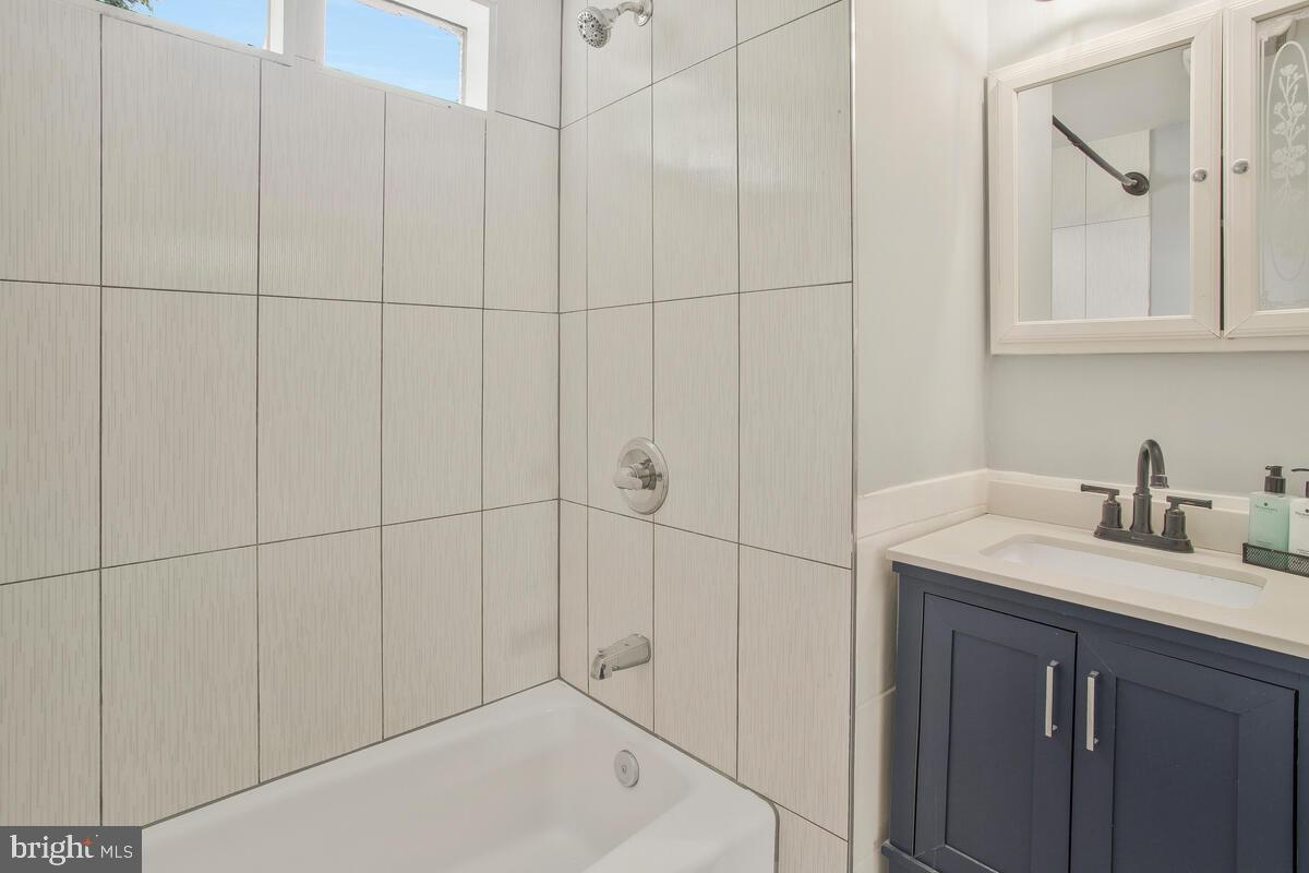 ROCKWOOD - Residential Lease