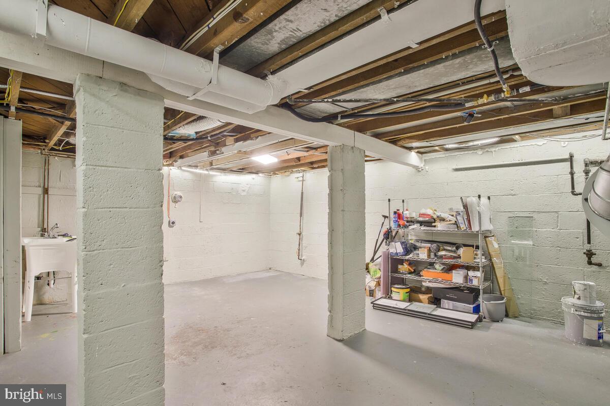 ROCKWOOD - Residential Lease