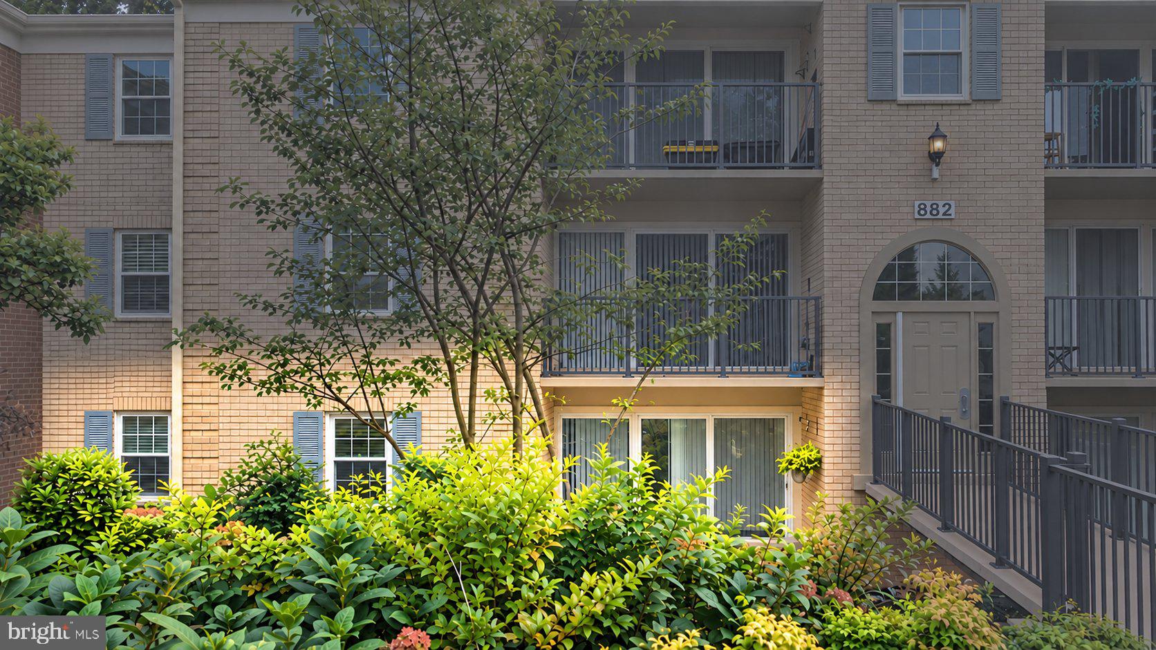 882 COLLEGE PARKWAY 101