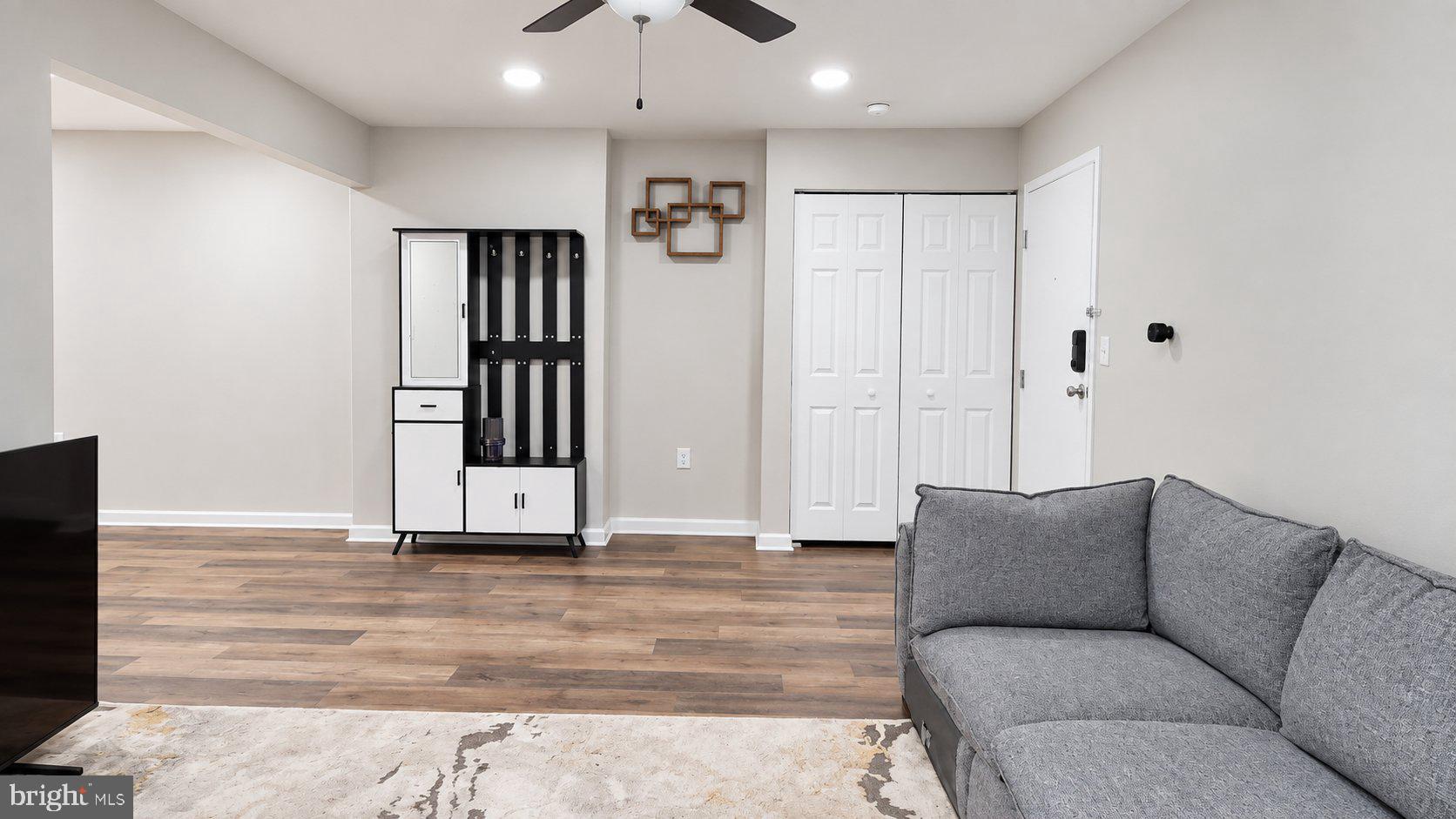 882 COLLEGE PARKWAY 101