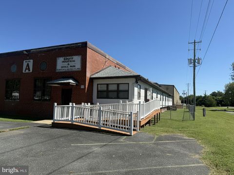 Photo of 2 N Maple Ave, RIDGELY, MD 21660 (MLS # MDCM2006450)