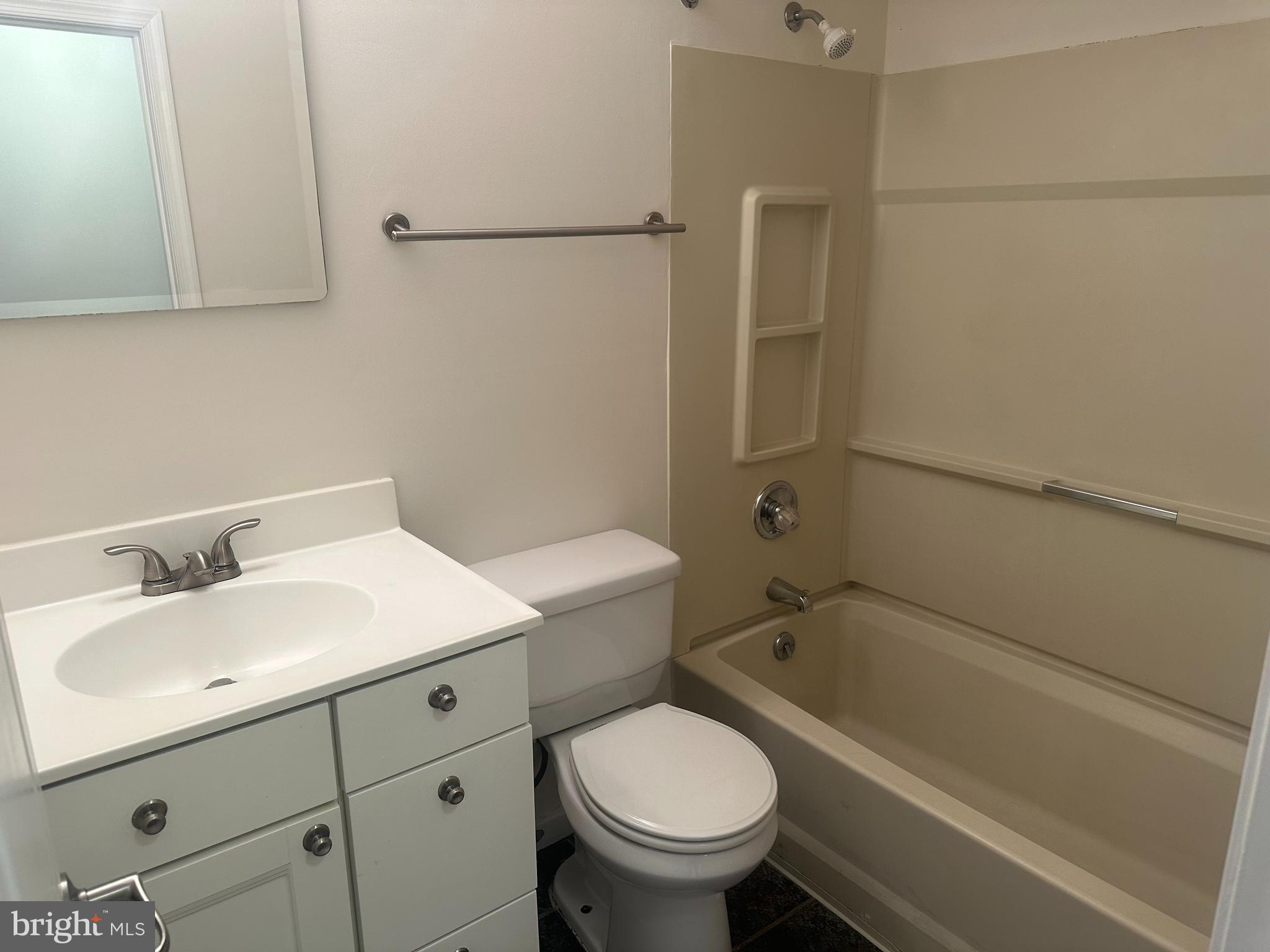 VILLAGE OF MONTGOMERY RUN - Residential Lease