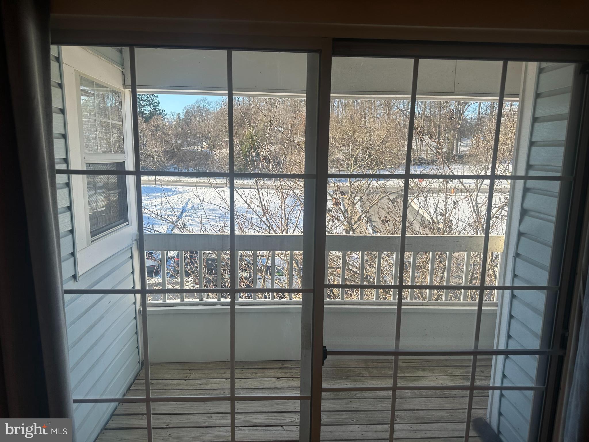 VILLAGE OF MONTGOMERY RUN - Residential Lease