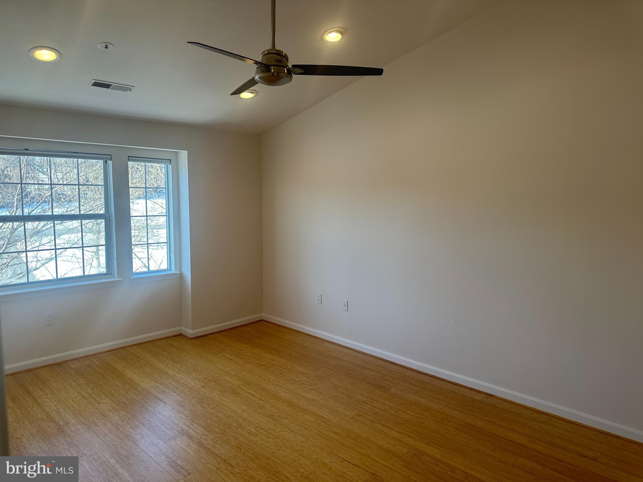 VILLAGE OF MONTGOMERY RUN - Residential Lease