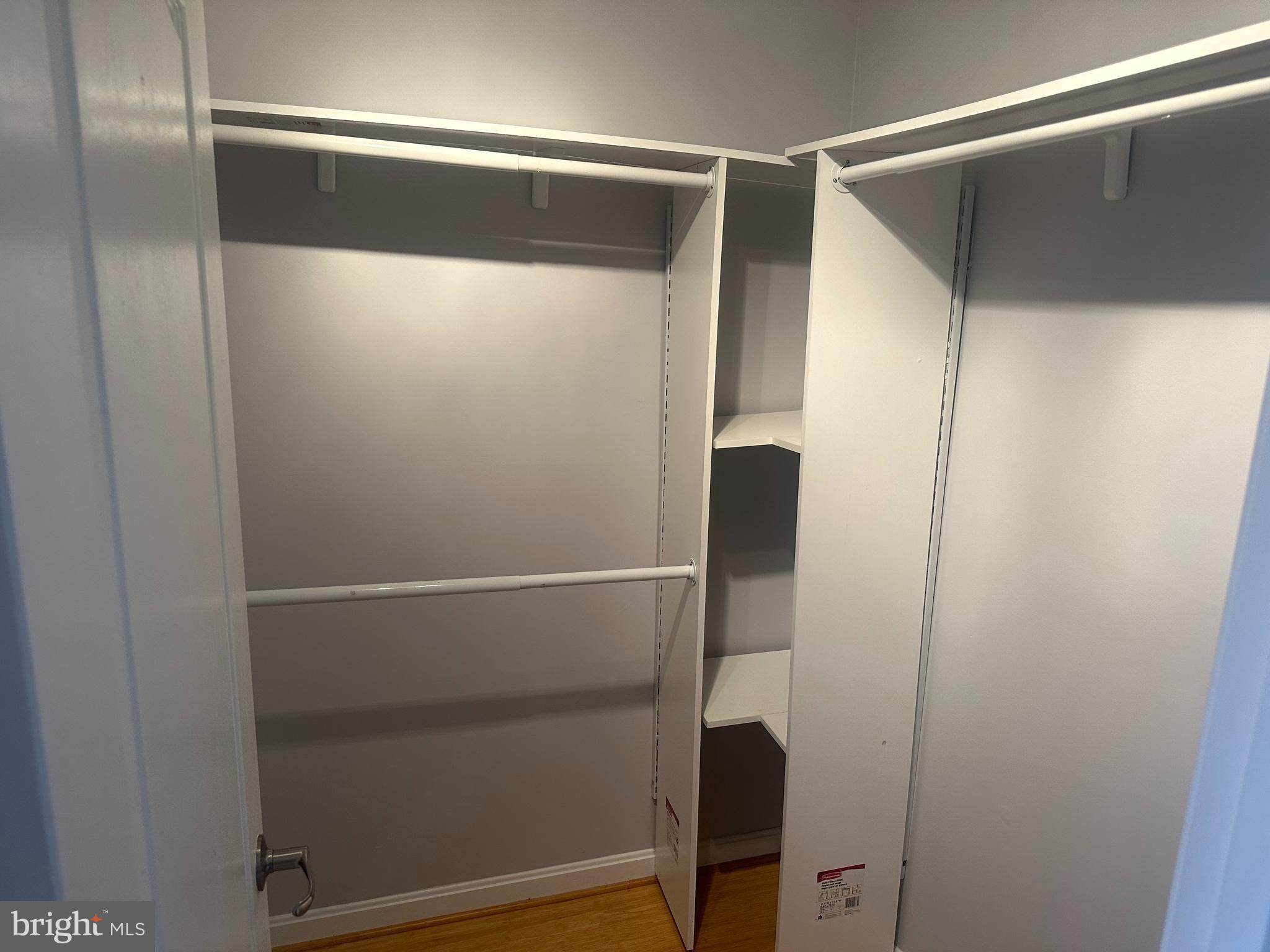 VILLAGE OF MONTGOMERY RUN - Residential Lease