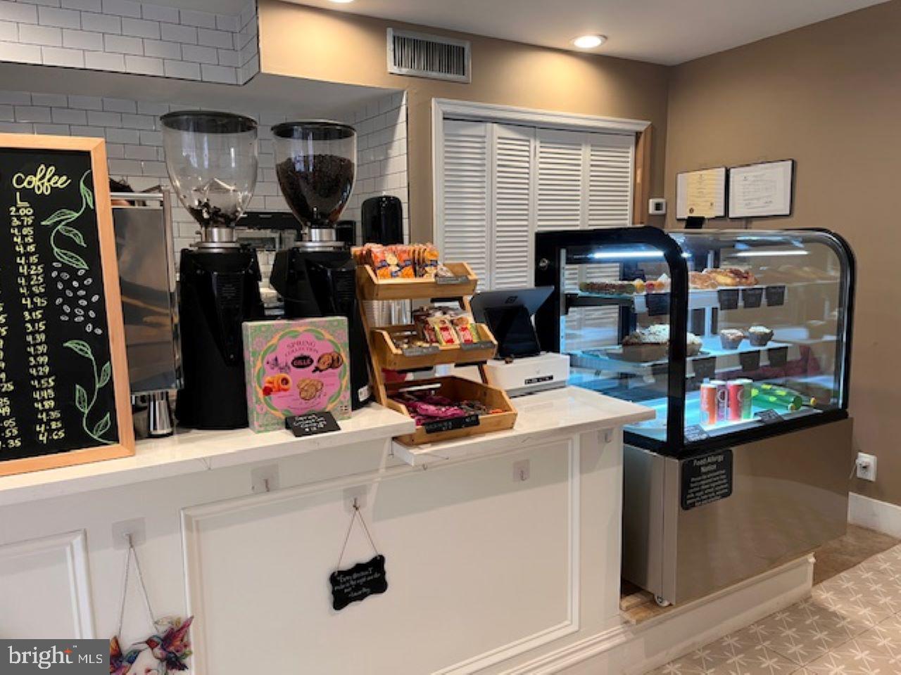 RIVER PLACE - Residential Lease