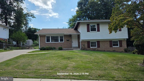 Photo of 14122 Bauer Drive, ROCKVILLE, MD 20853 (MLS # MDMC2261012)