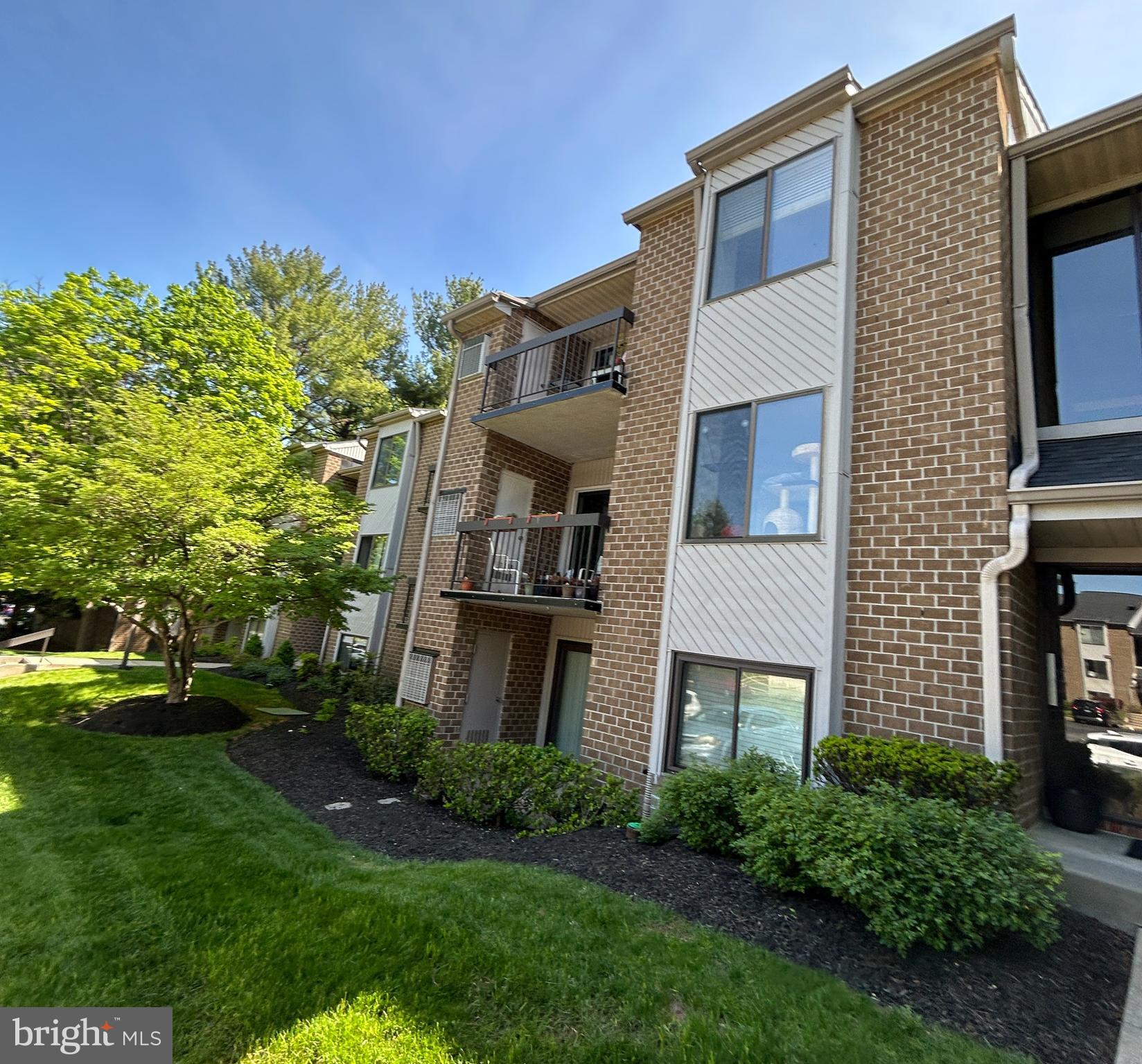 15 GLENAMOY COURT 202
