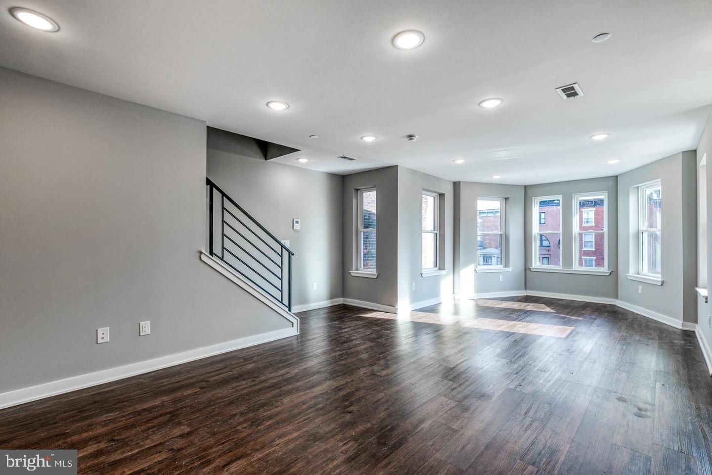 AVENUE OF THE ARTS - Commercial Sale