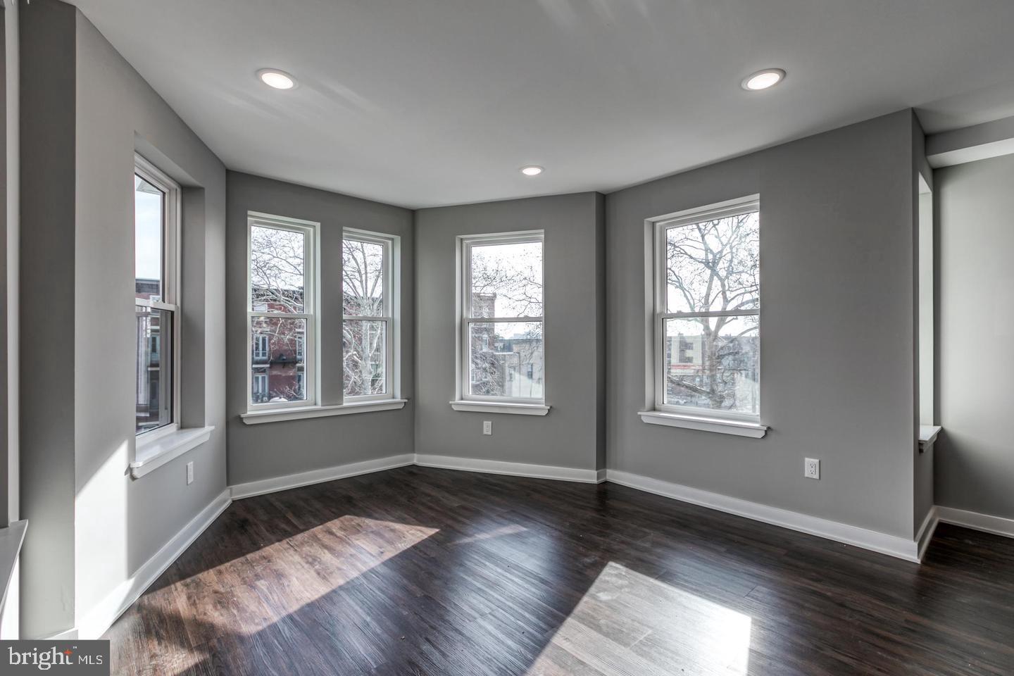 AVENUE OF THE ARTS - Commercial Sale