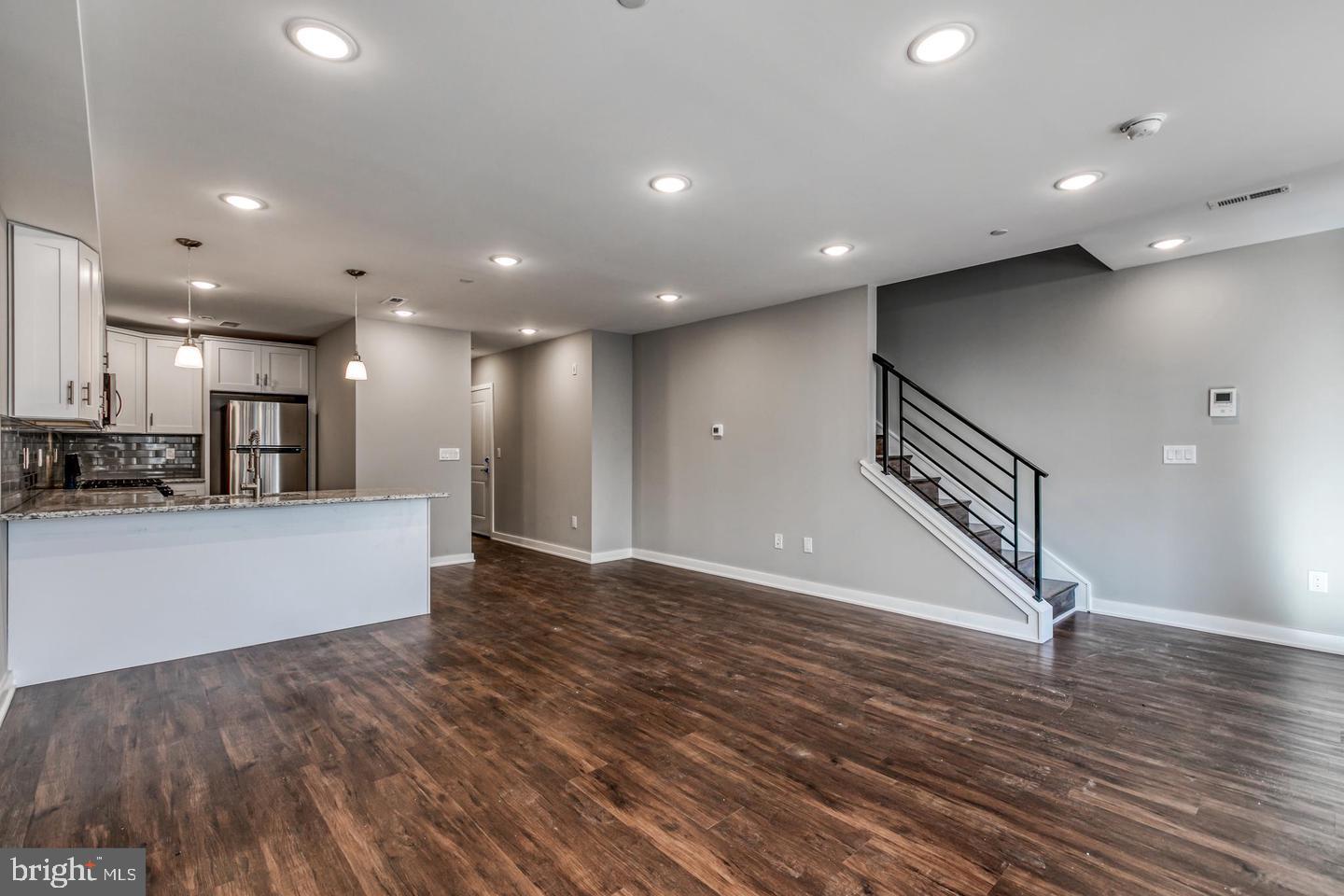 AVENUE OF THE ARTS - Commercial Sale