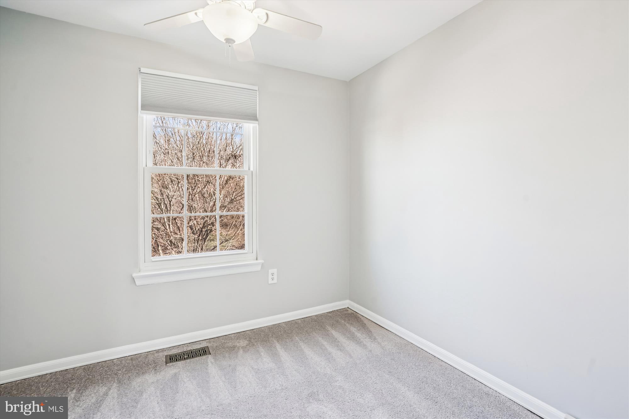 COUNTRYSIDE - Residential