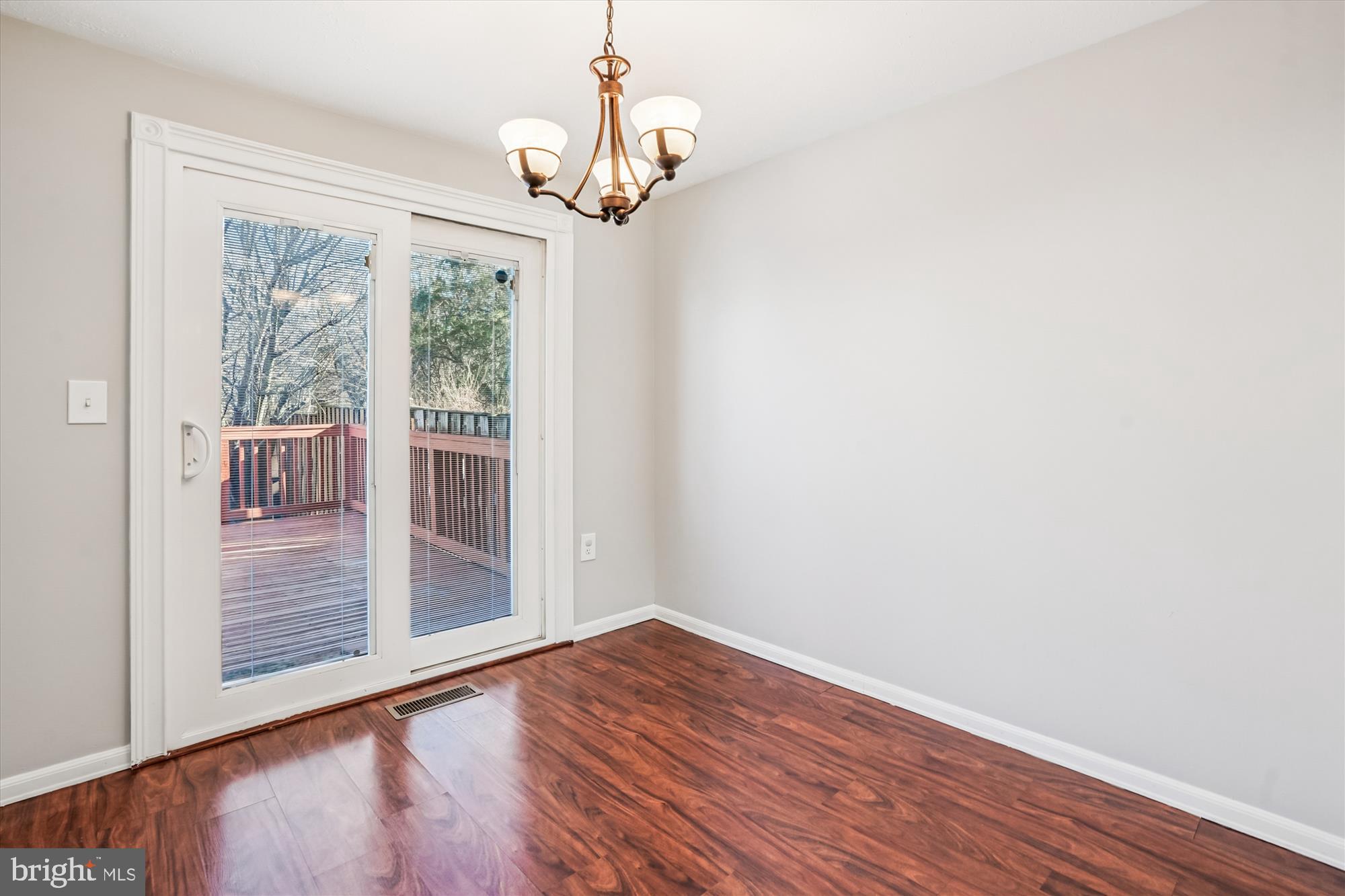 COUNTRYSIDE - Residential