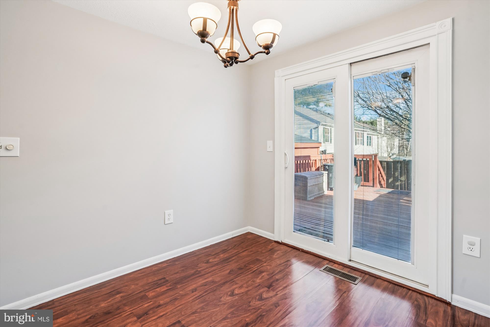 COUNTRYSIDE - Residential