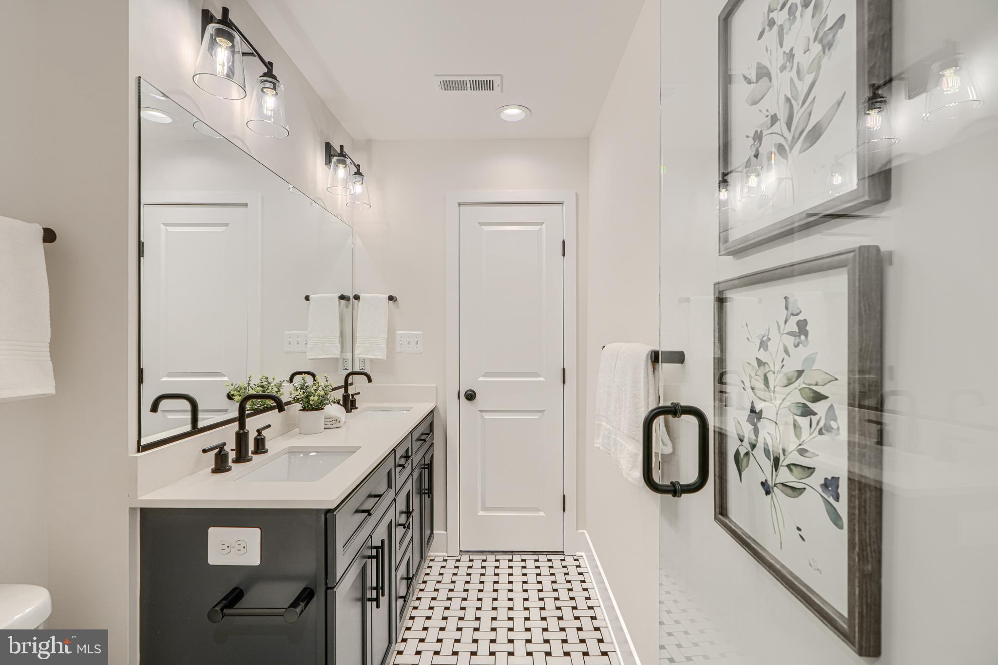 HIGHLANDTOWN - Residential