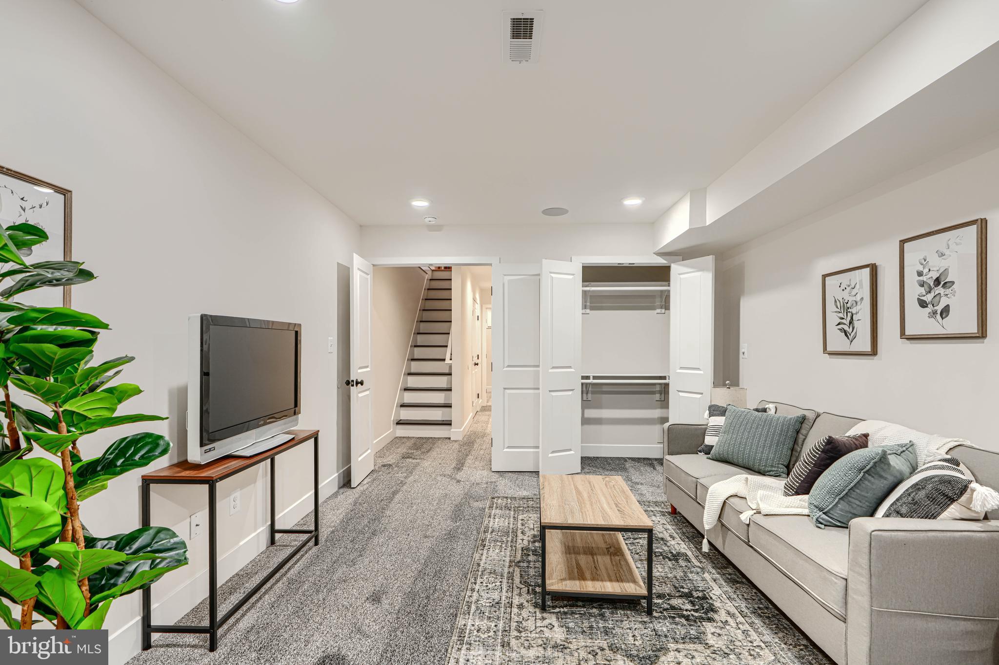 HIGHLANDTOWN - Residential