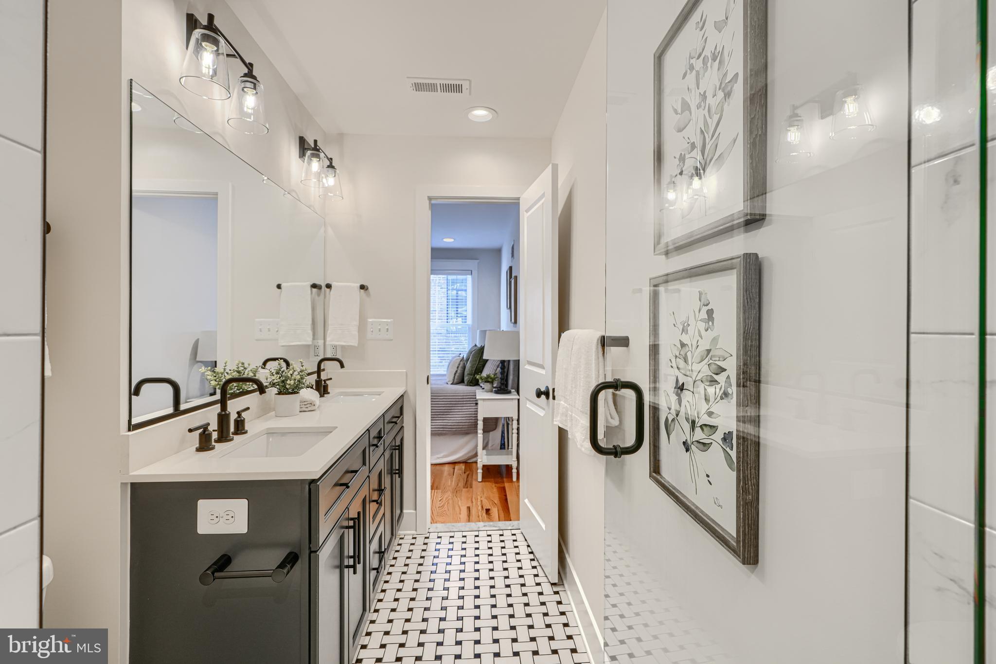 HIGHLANDTOWN - Residential