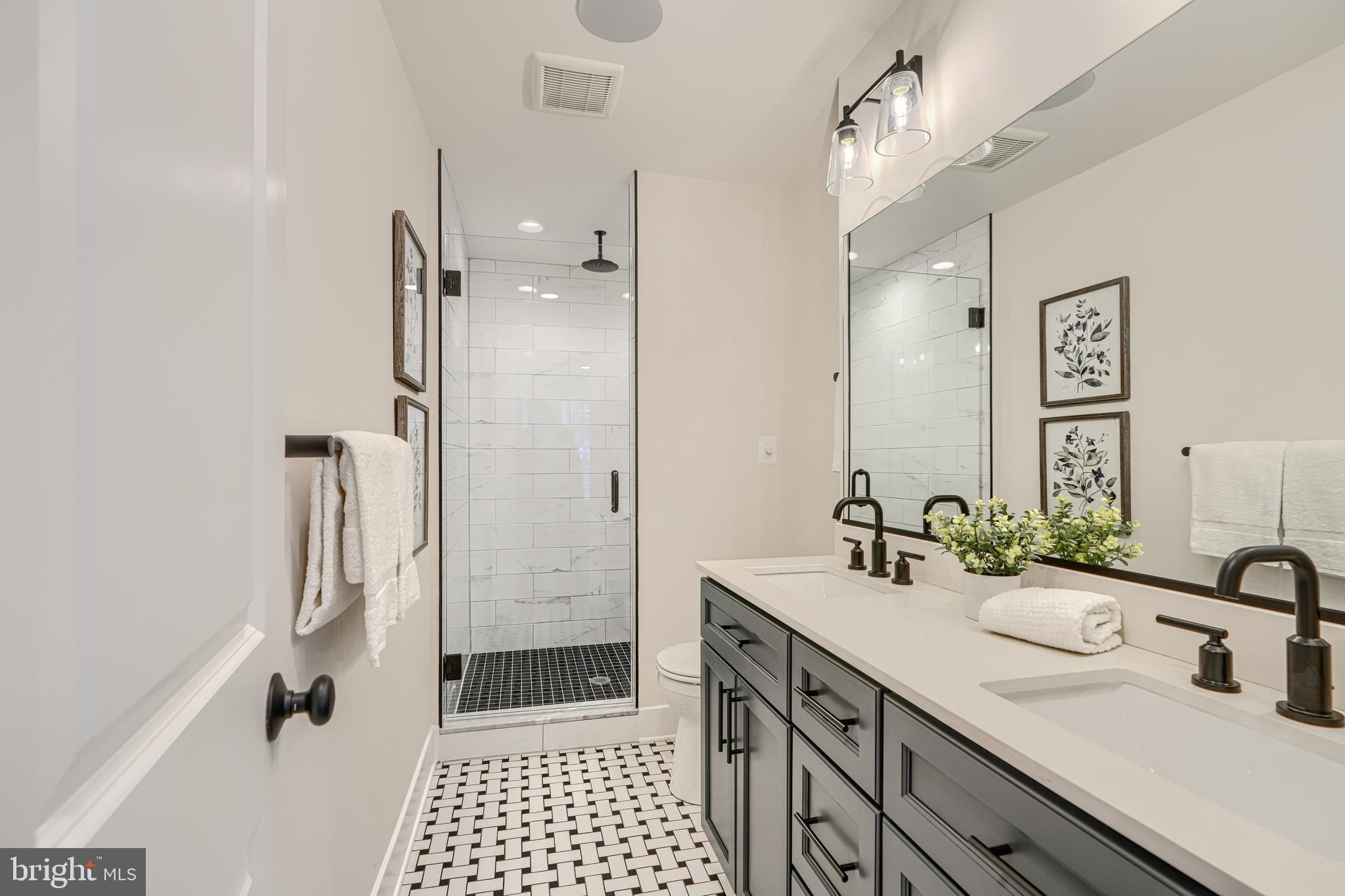 HIGHLANDTOWN - Residential