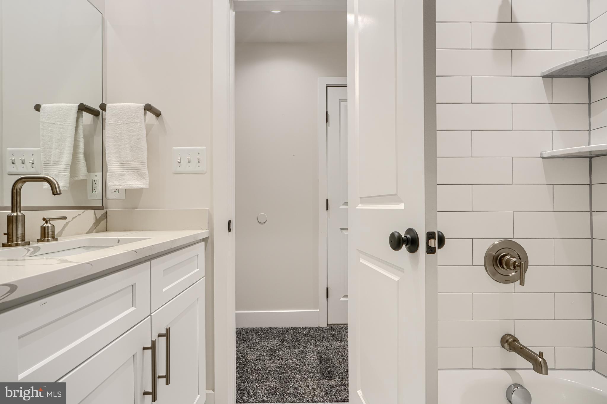 HIGHLANDTOWN - Residential