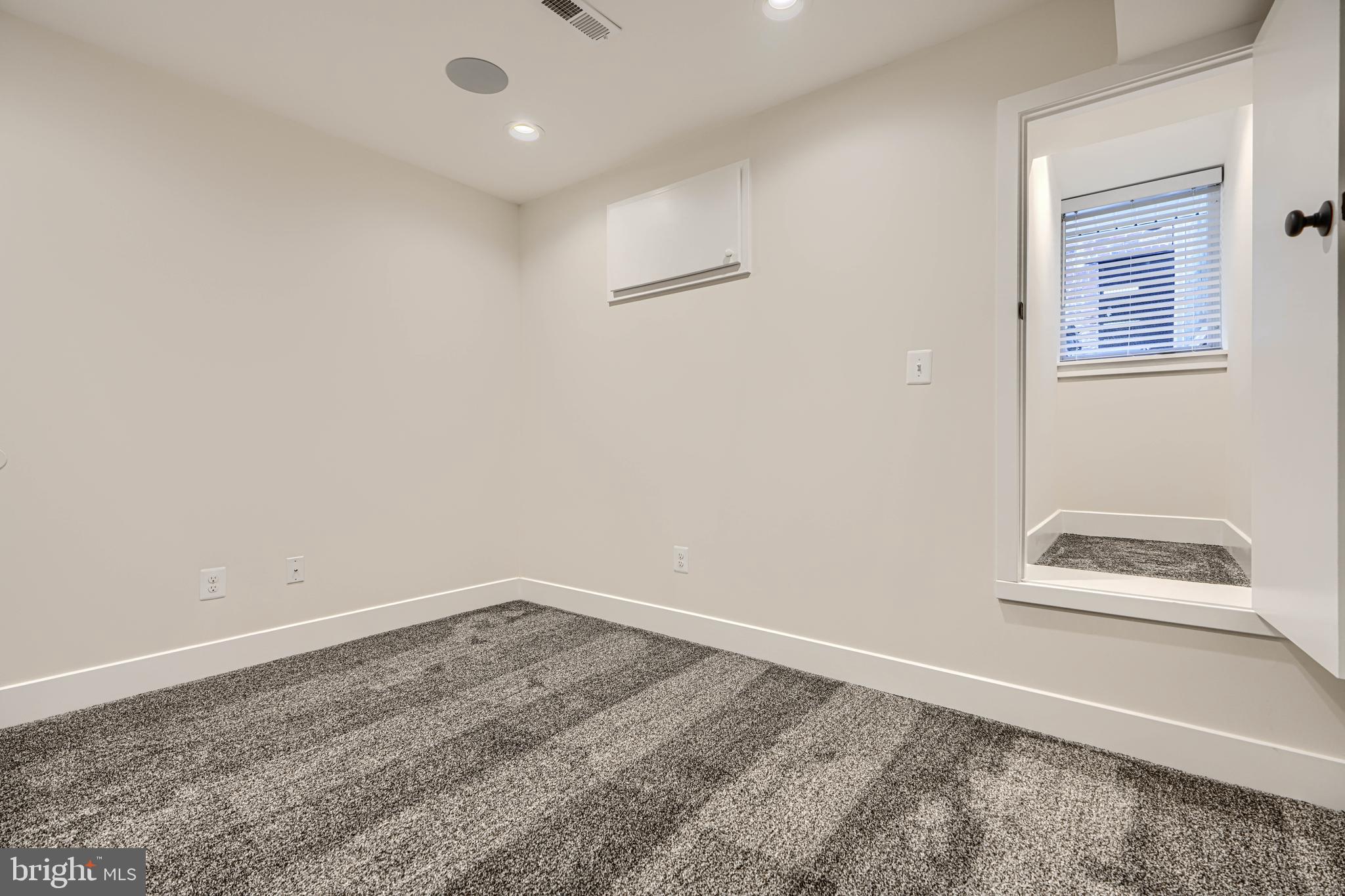 HIGHLANDTOWN - Residential