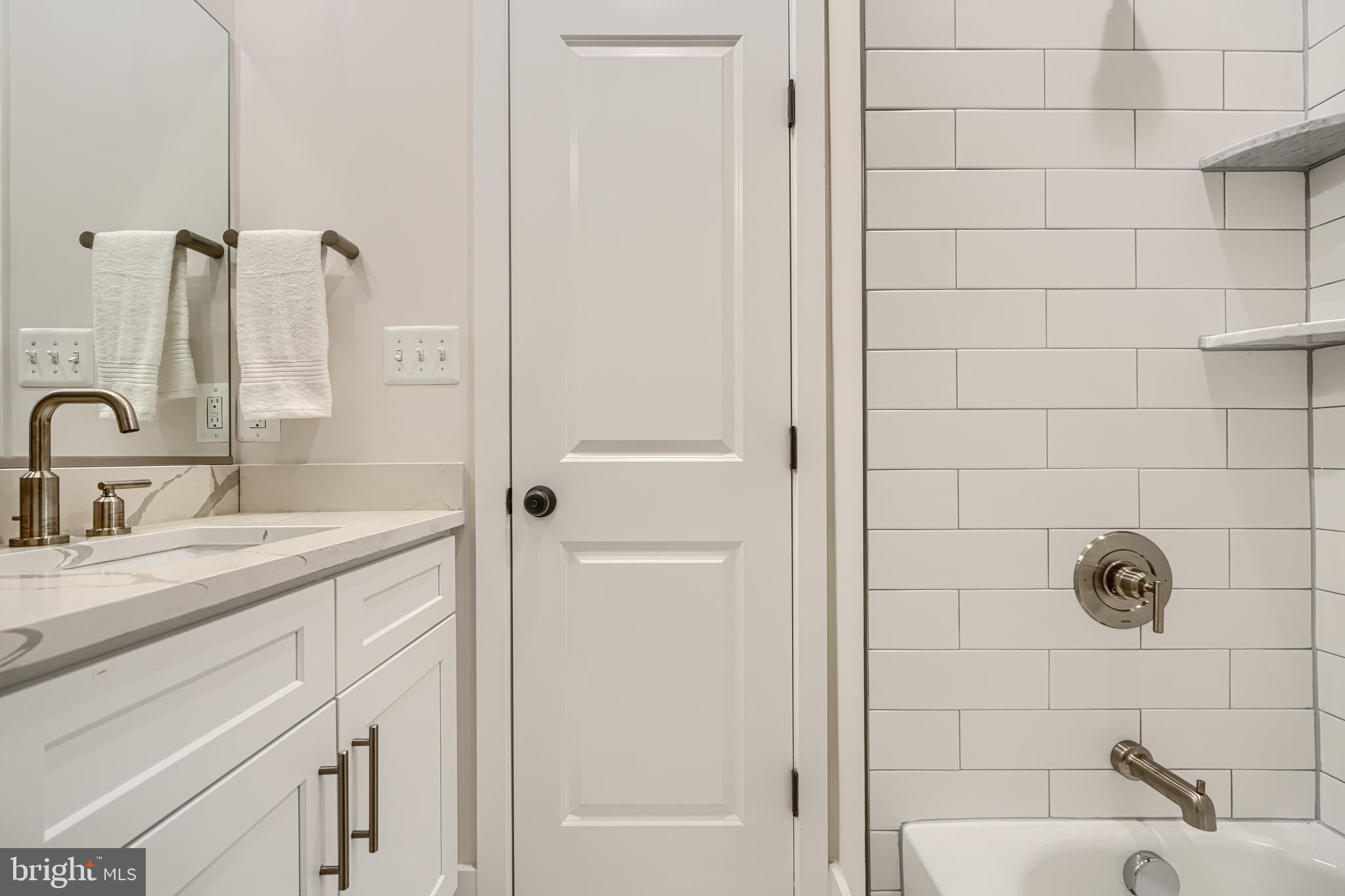 HIGHLANDTOWN - Residential