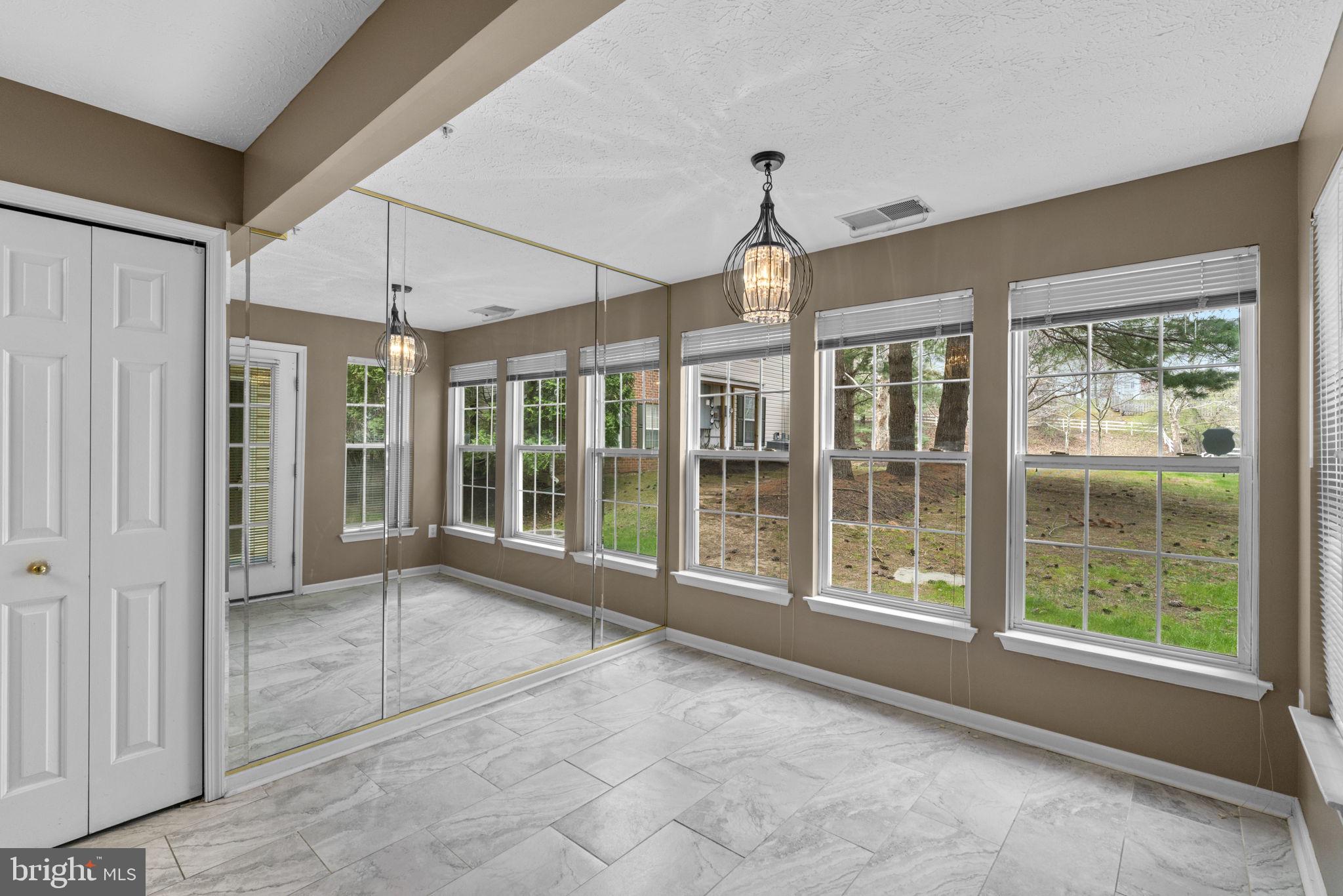 RIDERS RIDGE - Residential